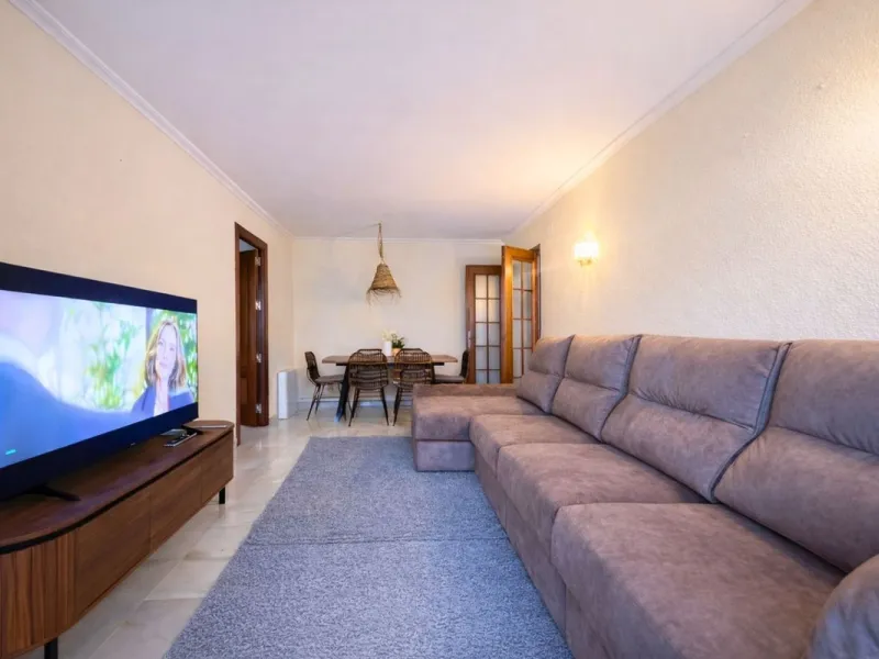 Apartment - Middle Floor Apartment в продаже в Marbella, Málaga. В доме 2 спален и 1 ванных комнат. Площадь дома 110 м²