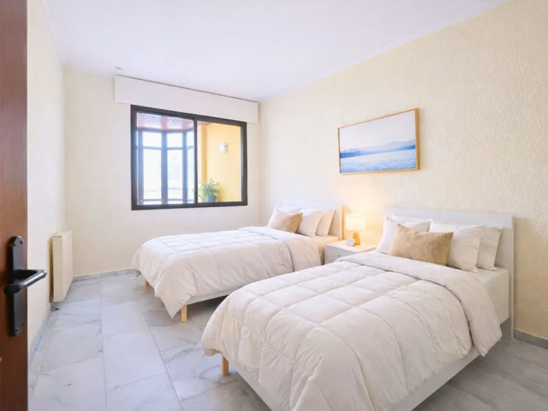 Apartment - Middle Floor Apartment в продаже в Marbella, Málaga. В доме 2 спален и 1 ванных комнат. Площадь дома 110 м²