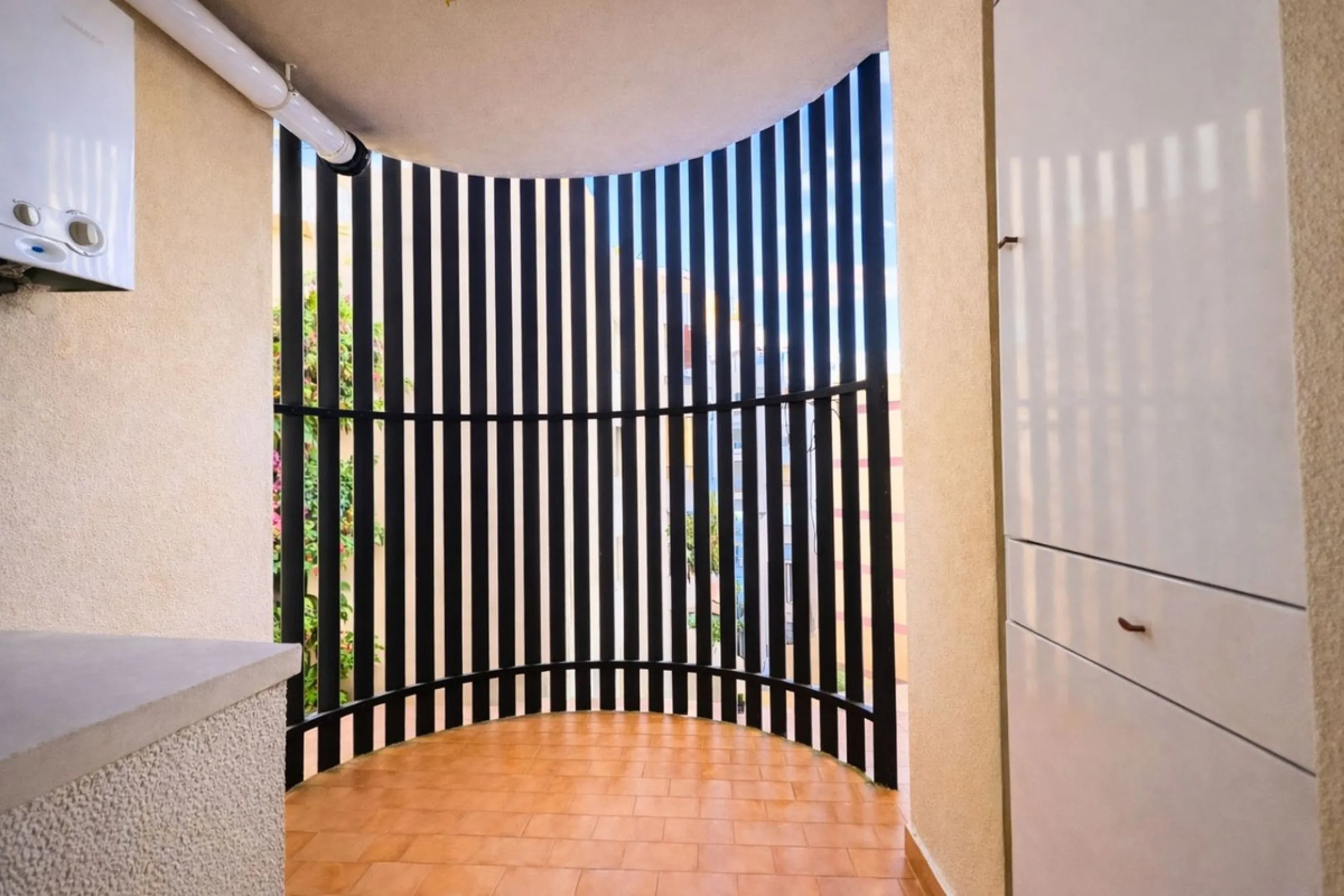 Apartment - Middle Floor Apartment в продаже в Marbella, Málaga. В доме 2 спален и 1 ванных комнат. Площадь дома 110 м²