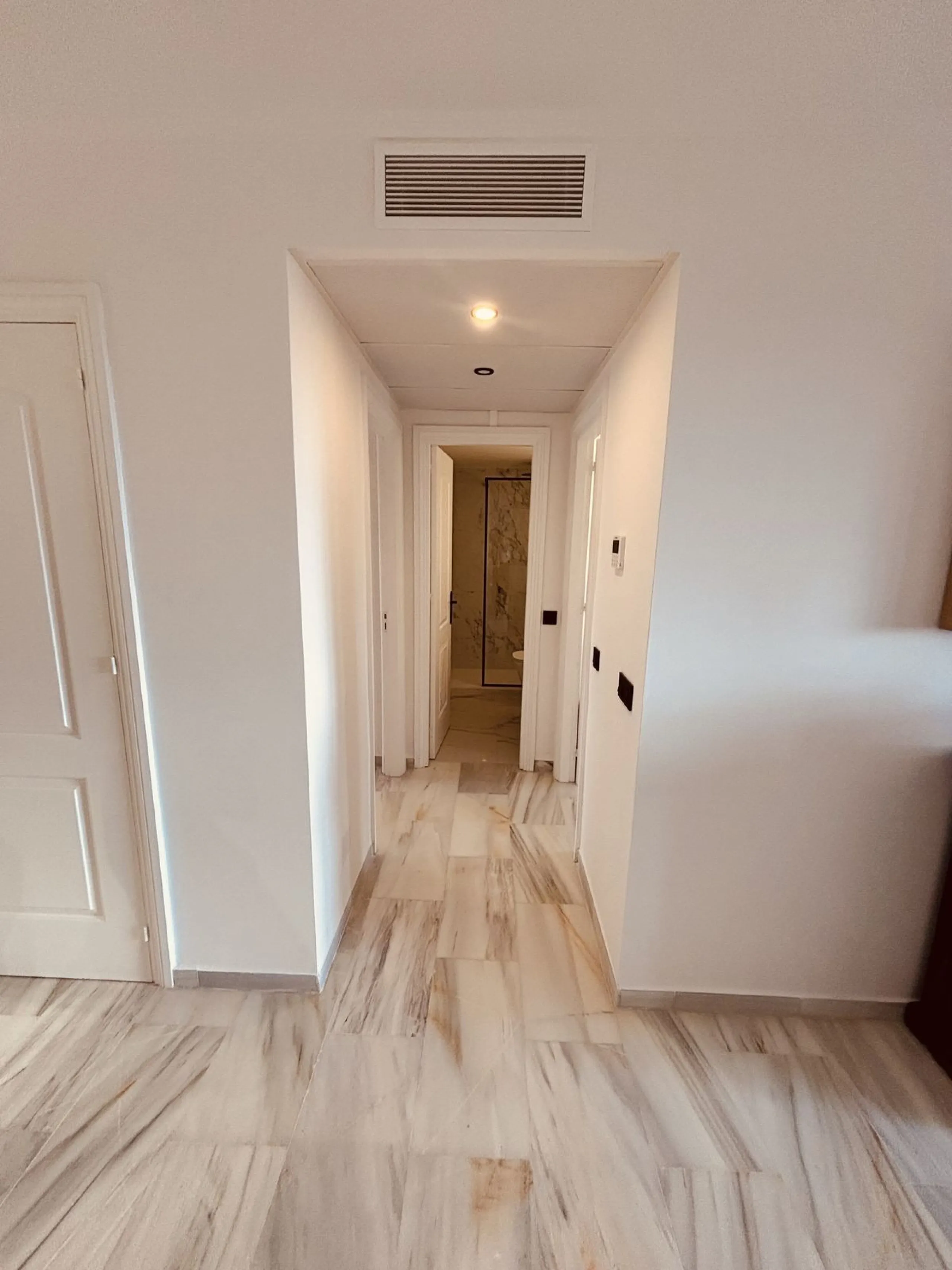 Stunning Renovated Apartment with Sea and Pool Views – Calahonda