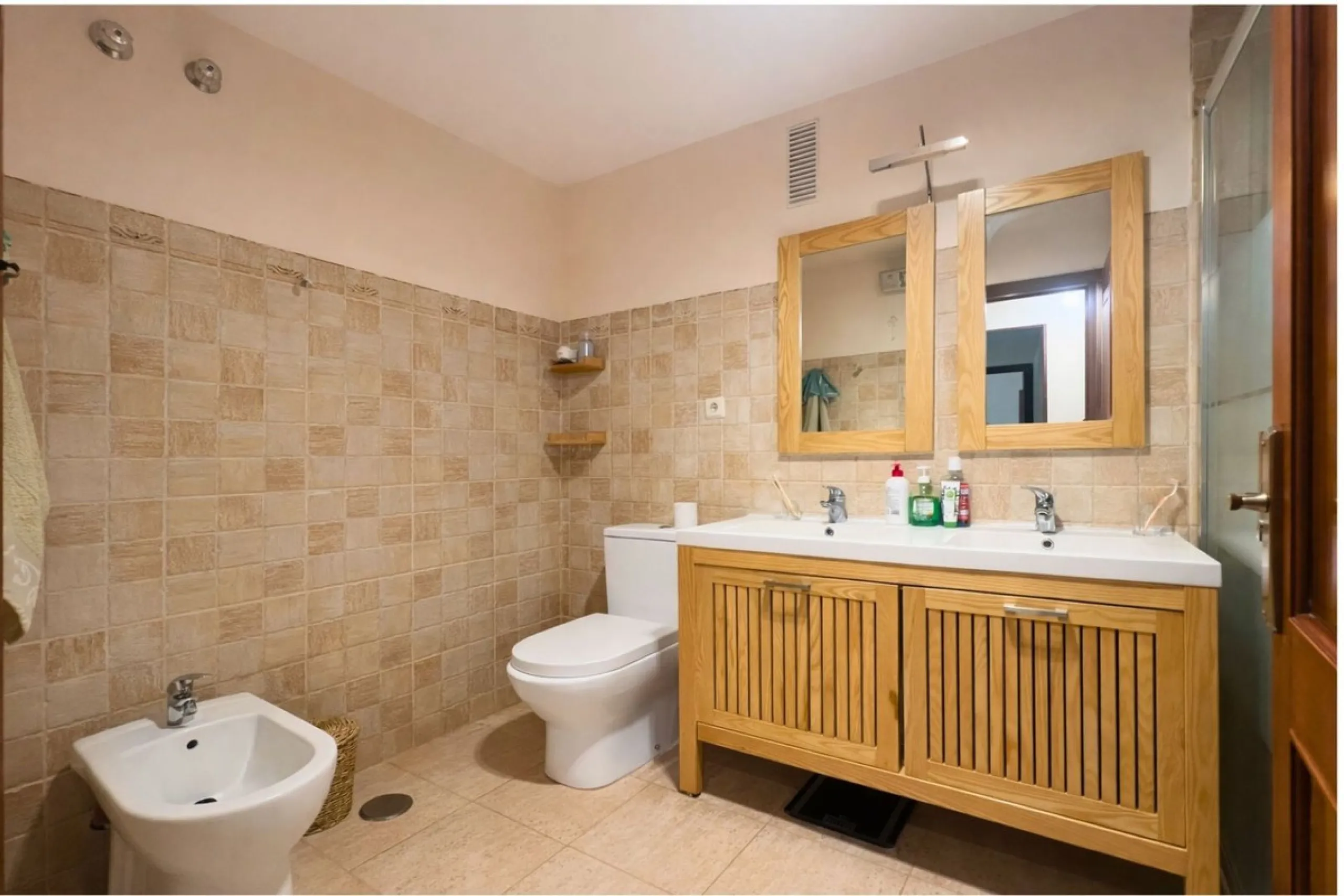 Apartment - Middle Floor Apartment в продаже в Marbella, Málaga. В доме 2 спален и 1 ванных комнат. Площадь дома 110 м²