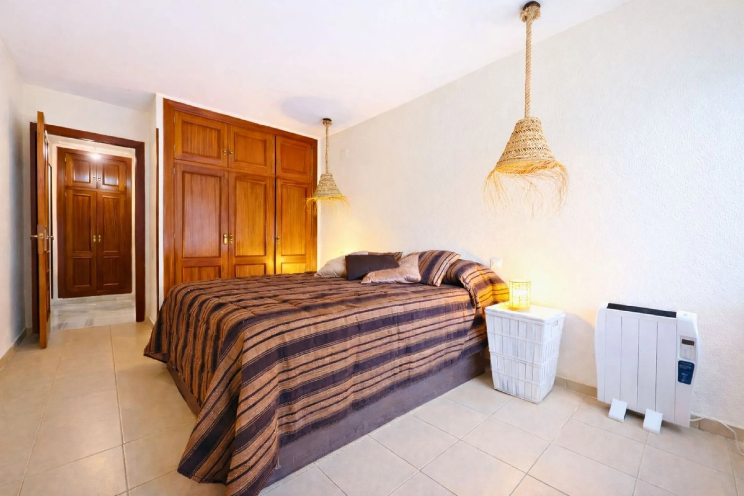 Apartment - Middle Floor Apartment в продаже в Marbella, Málaga. В доме 2 спален и 1 ванных комнат. Площадь дома 110 м²