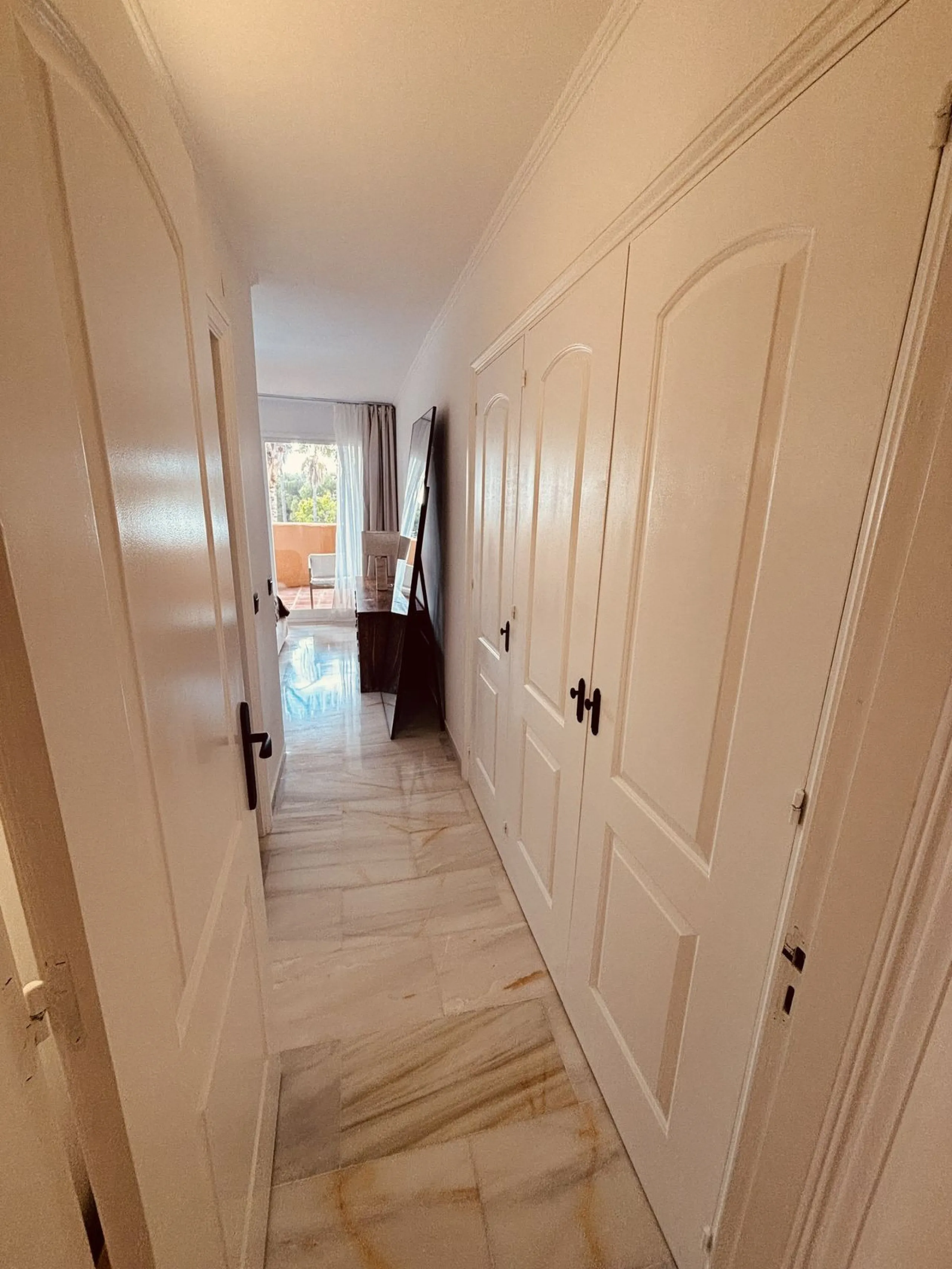 Stunning Renovated Apartment with Sea and Pool Views – Calahonda