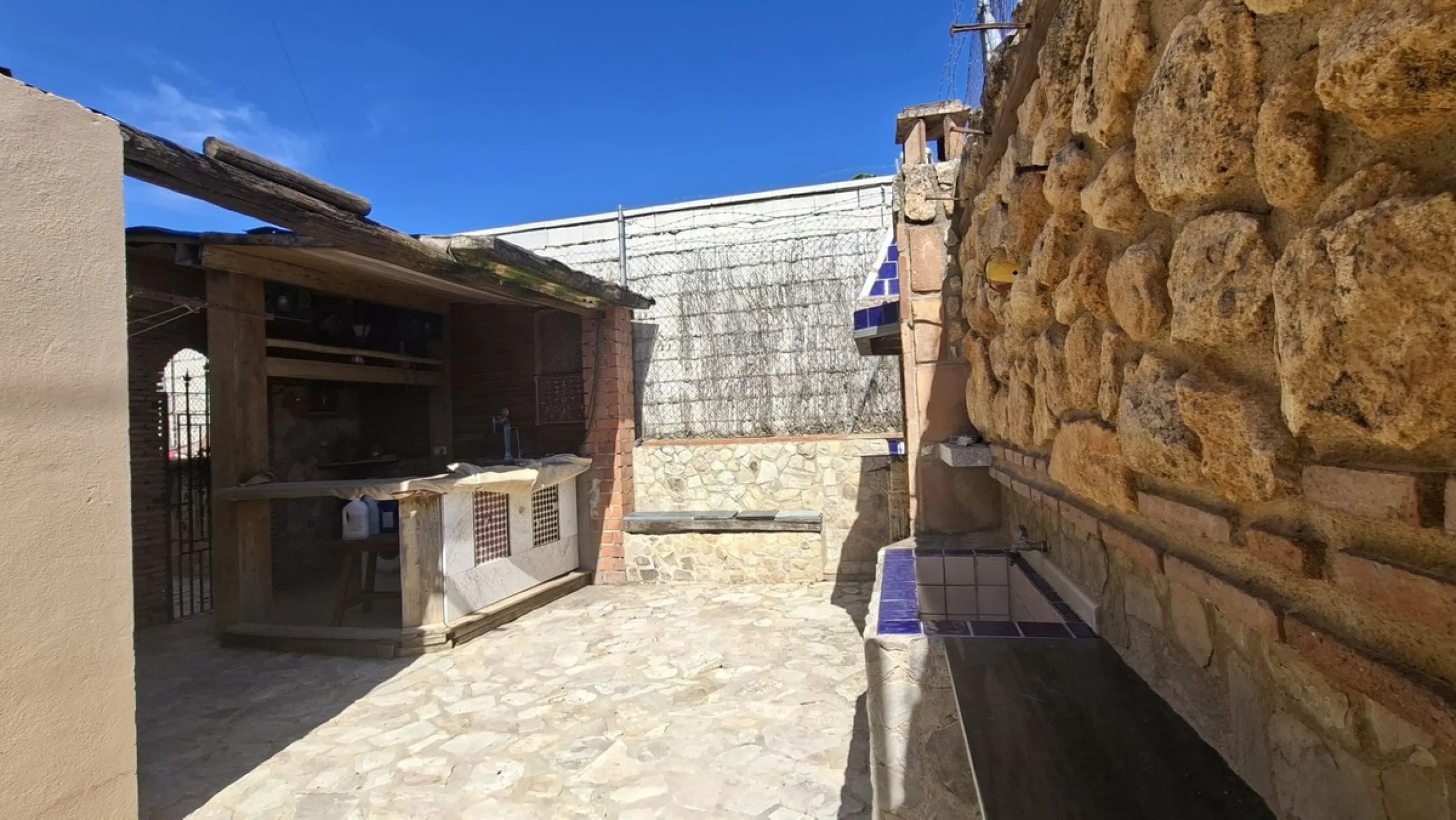 Detached Andalusian Villa with Private Pool and Traditional Charm