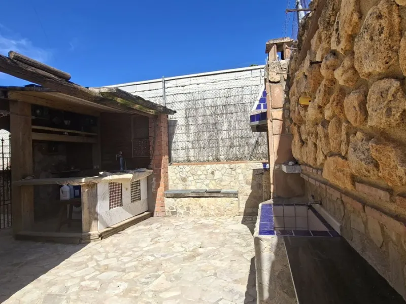Detached Andalusian Villa with Private Pool and Traditional Charm