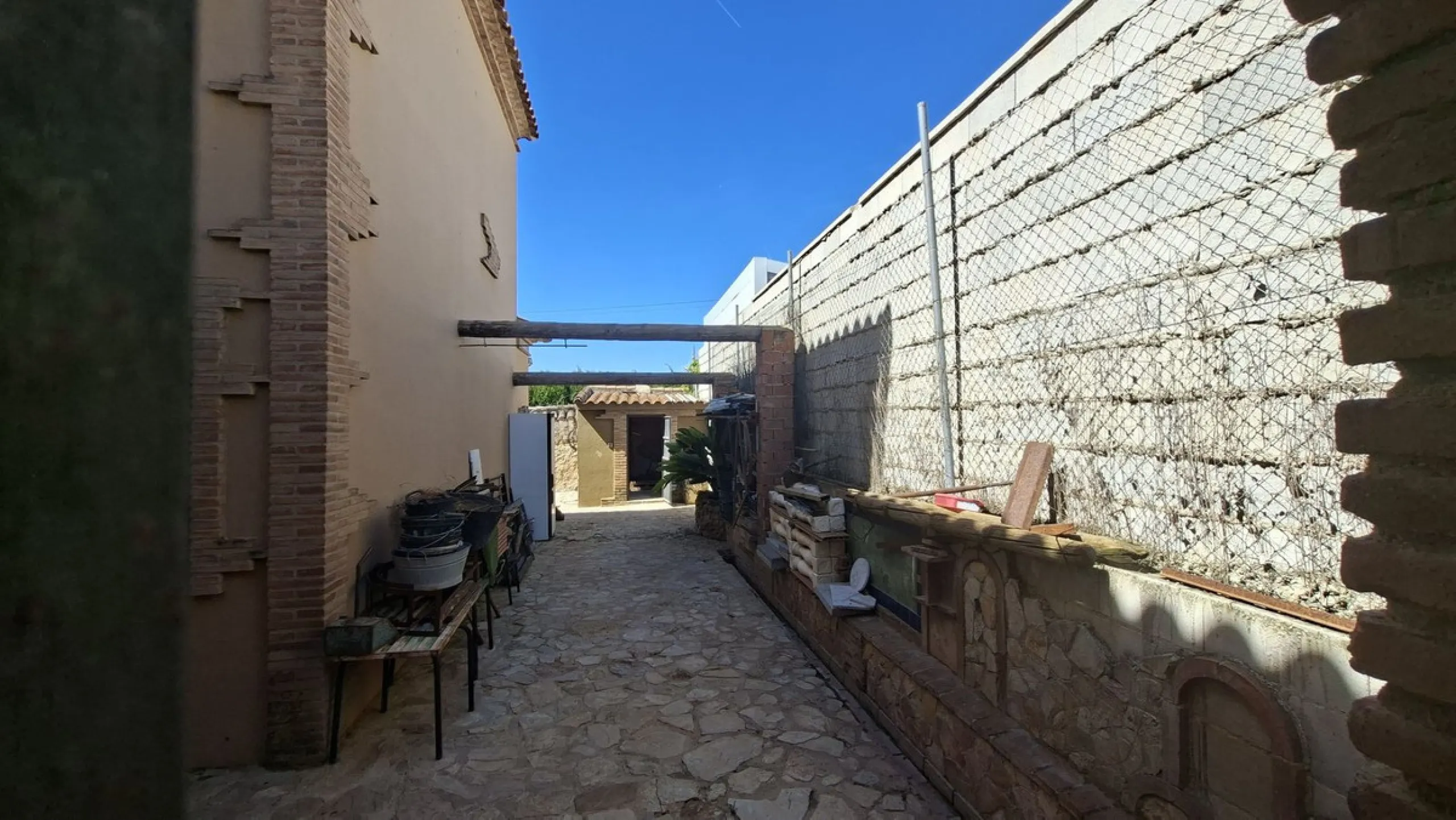 Detached Andalusian Villa with Private Pool and Traditional Charm