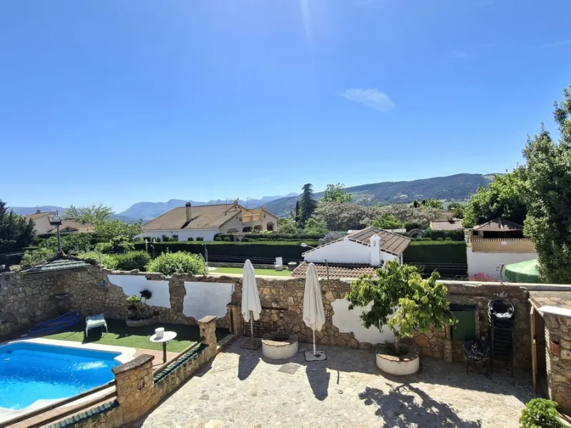 Detached Andalusian Villa with Private Pool and Traditional Charm