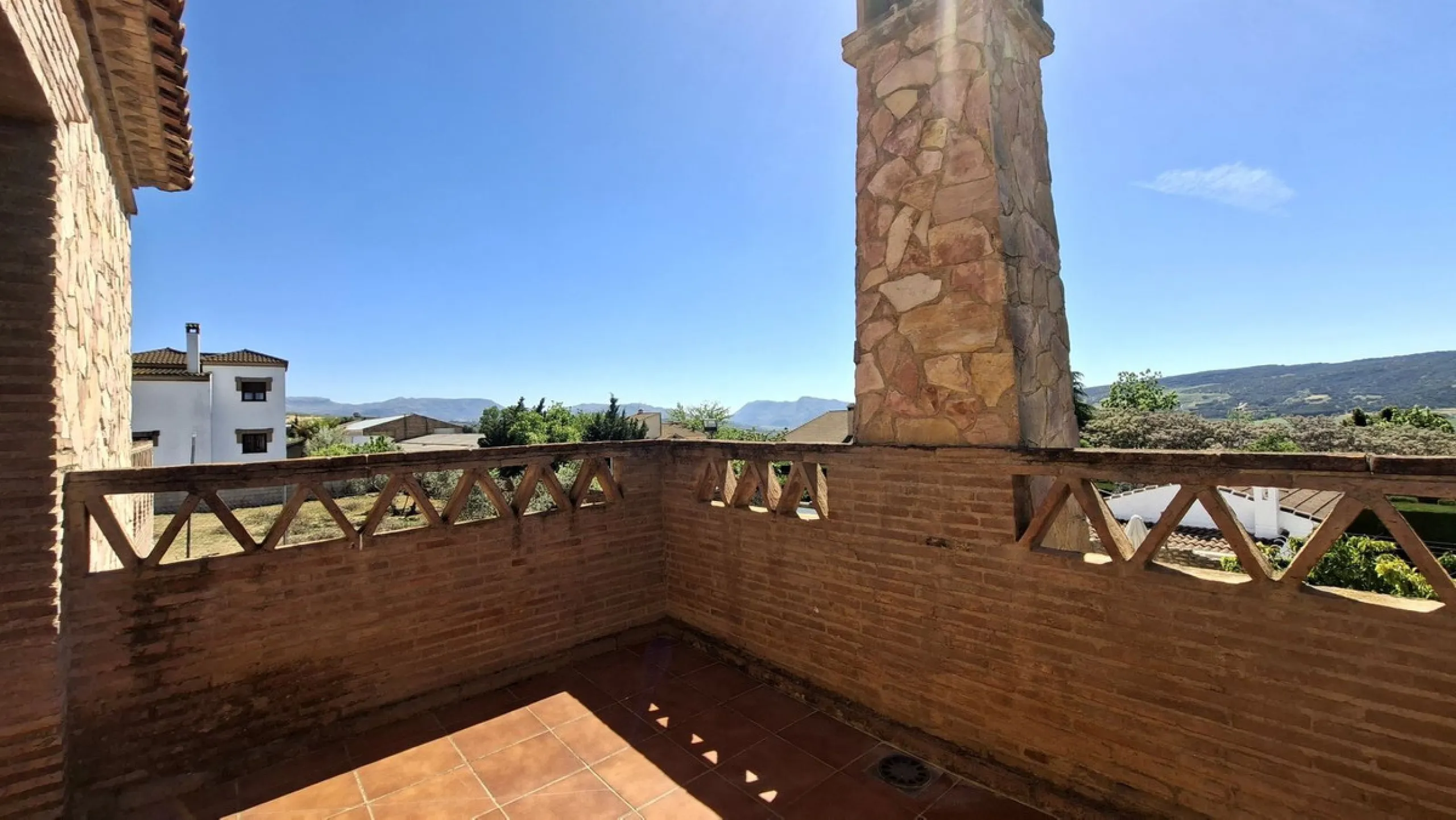 Detached Andalusian Villa with Private Pool and Traditional Charm