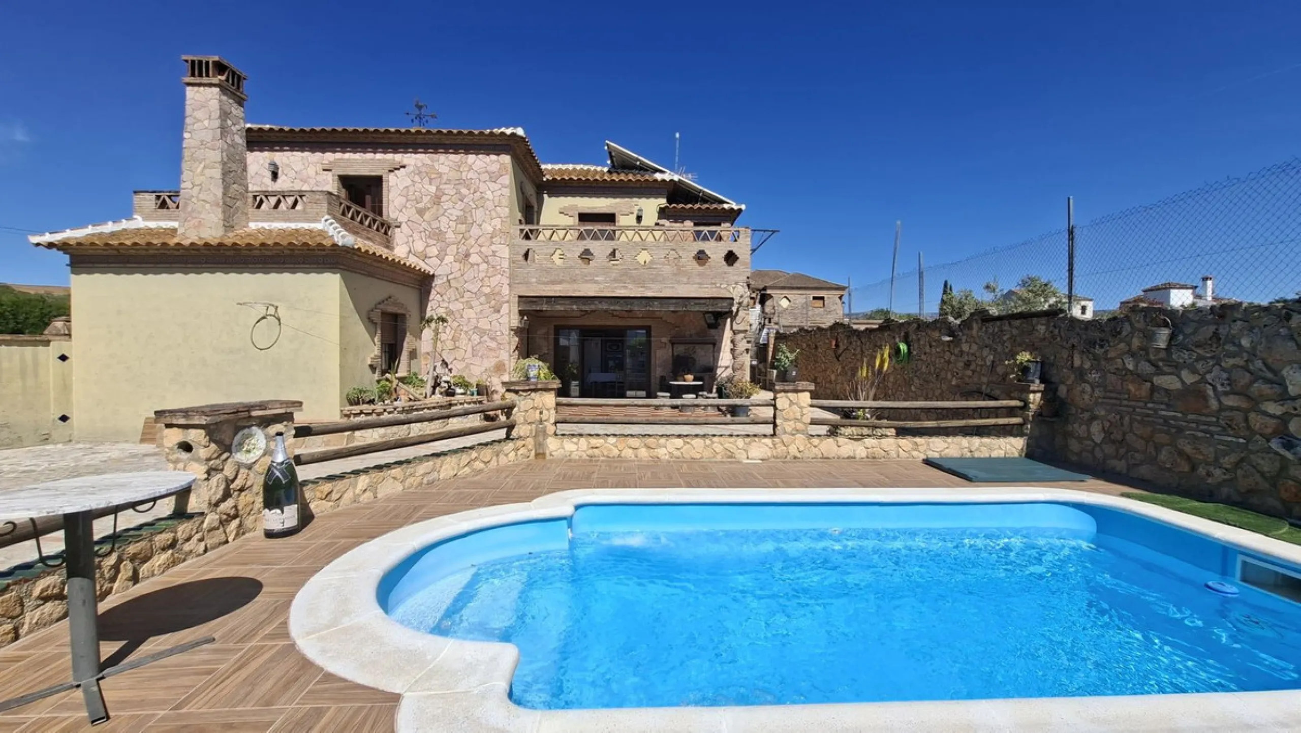 Detached Andalusian Villa with Private Pool and Traditional Charm