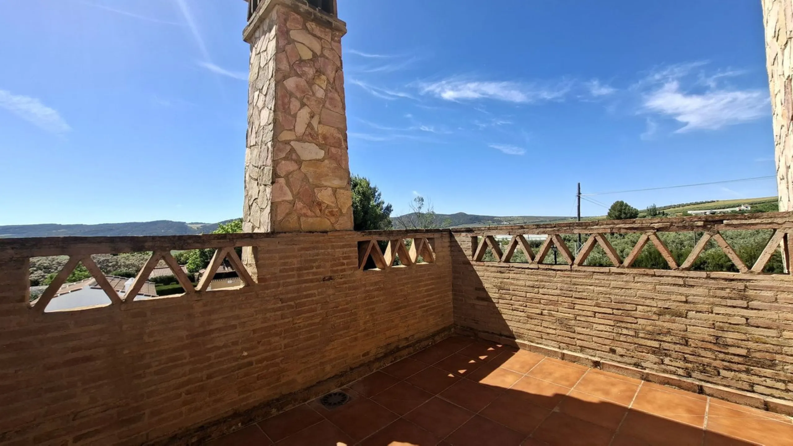 Detached Andalusian Villa with Private Pool and Traditional Charm