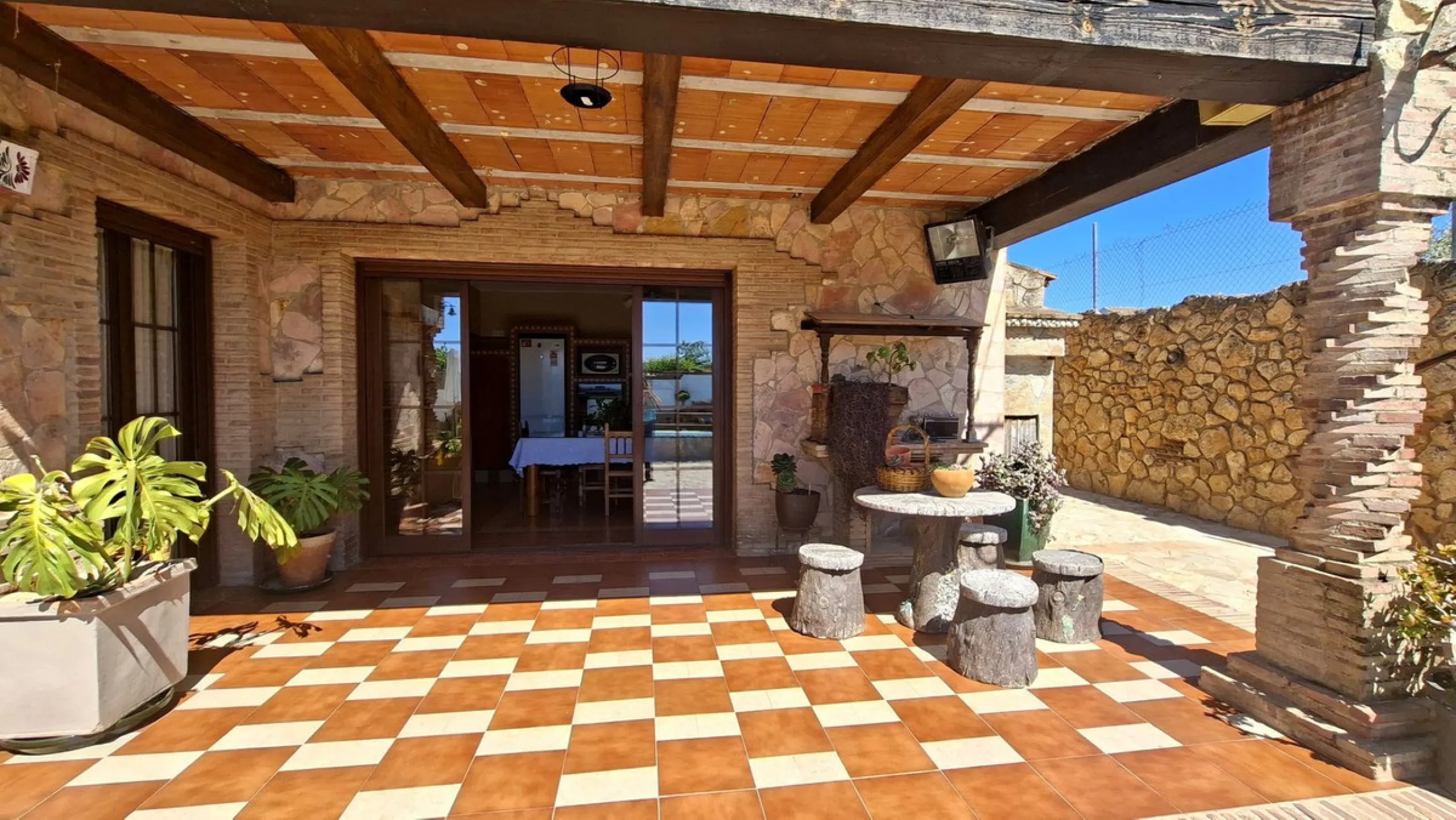 Detached Andalusian Villa with Private Pool and Traditional Charm