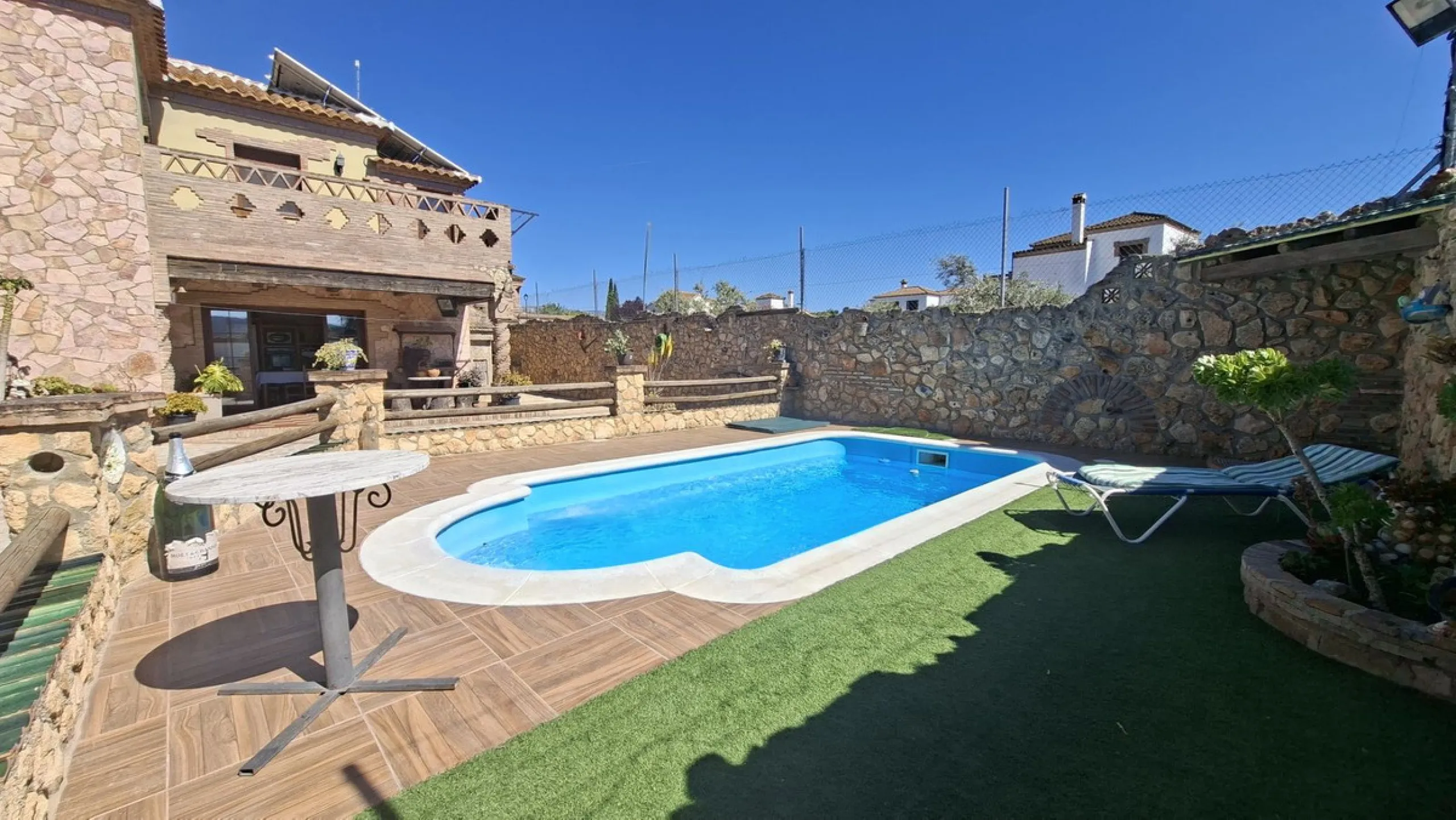 Detached Andalusian Villa with Private Pool and Traditional Charm