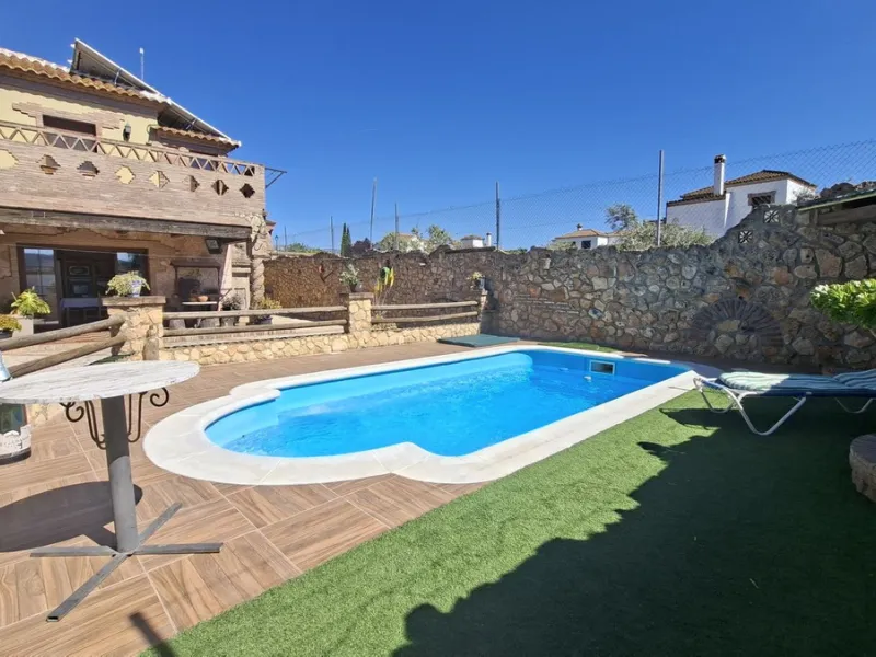 Detached Andalusian Villa with Private Pool and Traditional Charm