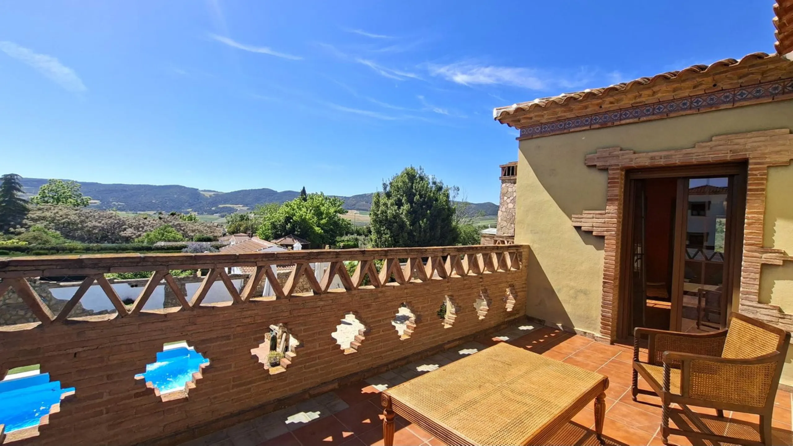 Detached Andalusian Villa with Private Pool and Traditional Charm