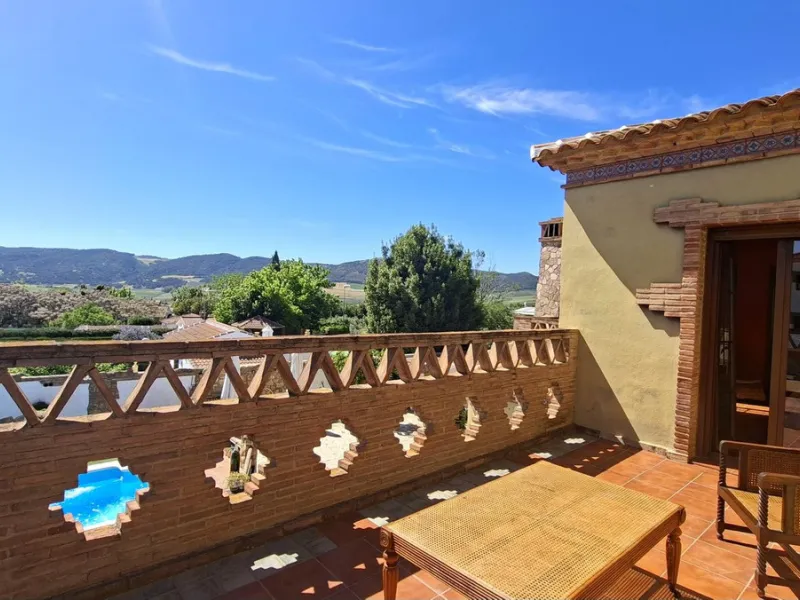 Detached Andalusian Villa with Private Pool and Traditional Charm
