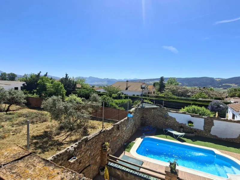 Detached Andalusian Villa with Private Pool and Traditional Charm