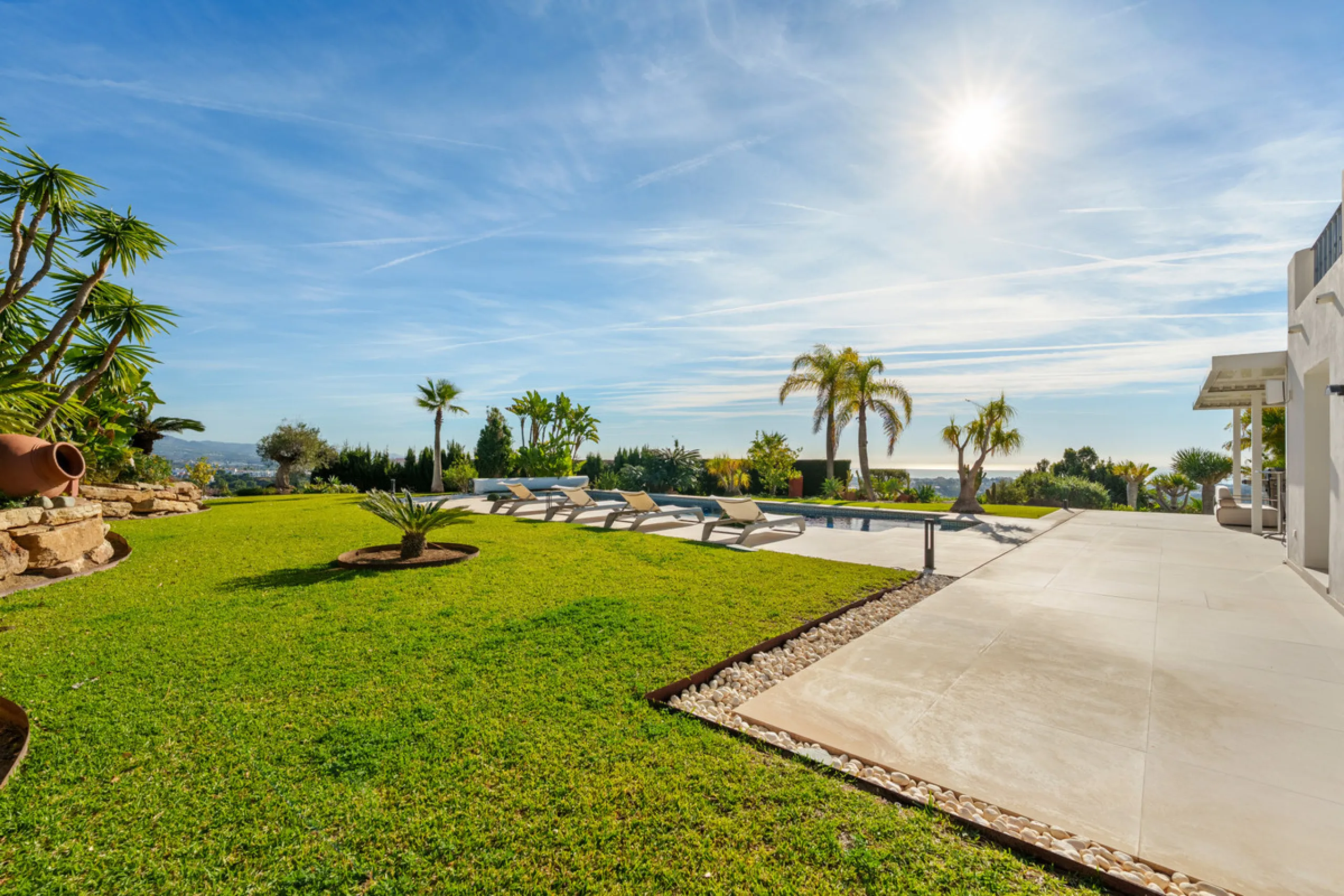 House - Detached Villa в продаже в Benahavís, Málaga. В доме 9 спален и 9 ванных комнат. Площадь дома 1177 м². Площадь участка 7881 м²