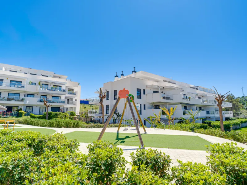 This bright and spacious two-bedroom ground floor apartment is ideally located within the sought-after gated community of El Lagar in La Cala de Mijas. Both bedrooms enjoy direct access to a generous terrace and private garden, offering plenty of natural 
