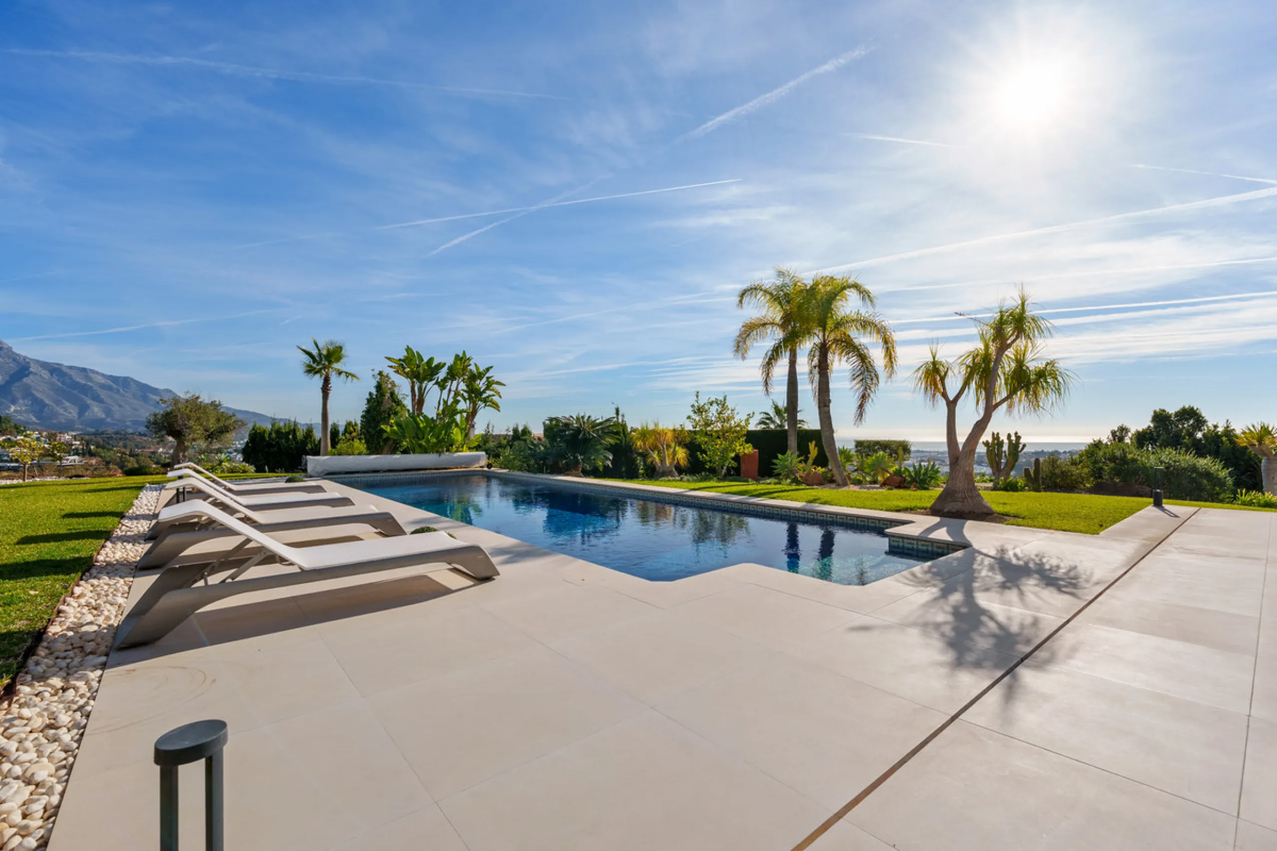 House - Detached Villa в продаже в Benahavís, Málaga. В доме 9 спален и 9 ванных комнат. Площадь дома 1177 м². Площадь участка 7881 м²