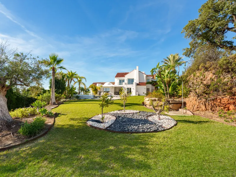 House - Detached Villa в продаже в Benahavís, Málaga. В доме 9 спален и 9 ванных комнат. Площадь дома 1177 м². Площадь участка 7881 м²