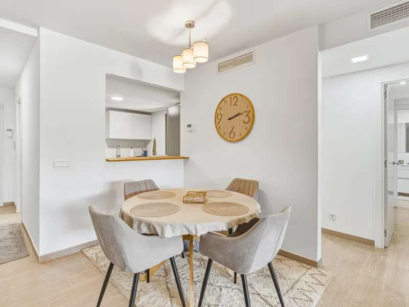 This bright and spacious two-bedroom ground floor apartment is ideally located within the sought-after gated community of El Lagar in La Cala de Mijas. Both bedrooms enjoy direct access to a generous terrace and private garden, offering plenty of natural 