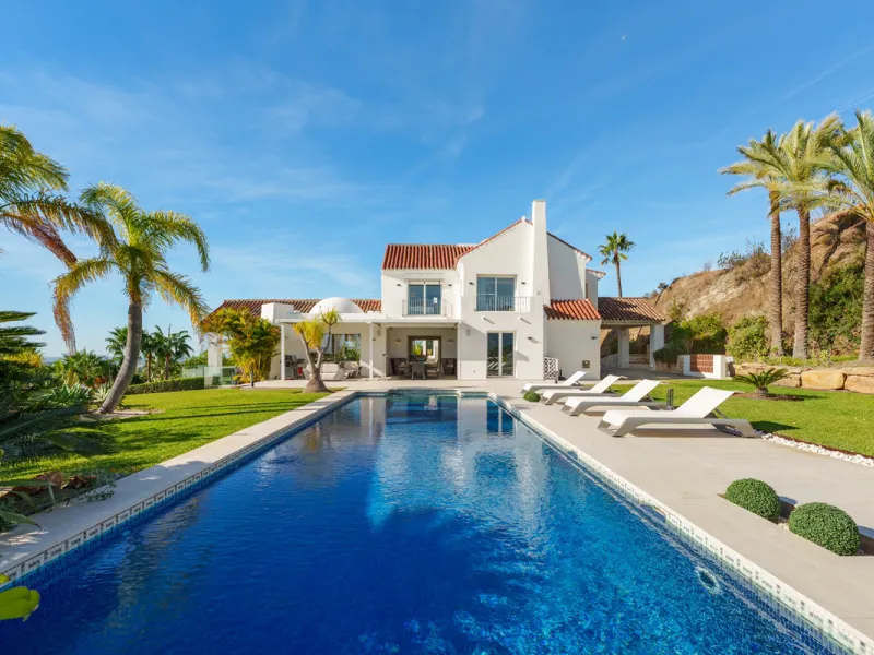 House - Detached Villa в продаже в Benahavís, Málaga. В доме 9 спален и 9 ванных комнат. Площадь дома 1177 м². Площадь участка 7881 м²