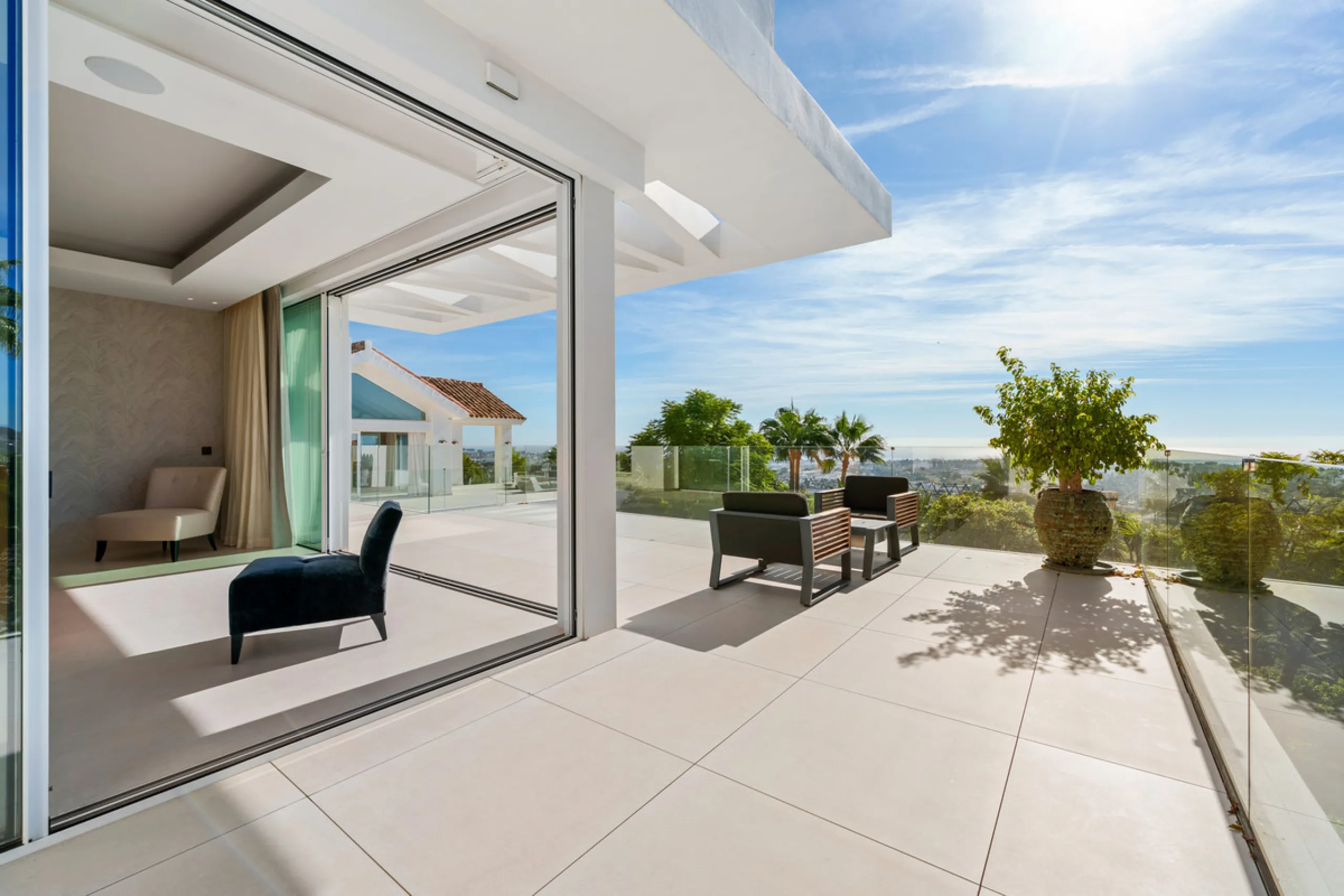 House - Detached Villa в продаже в Benahavís, Málaga. В доме 9 спален и 9 ванных комнат. Площадь дома 1177 м². Площадь участка 7881 м²