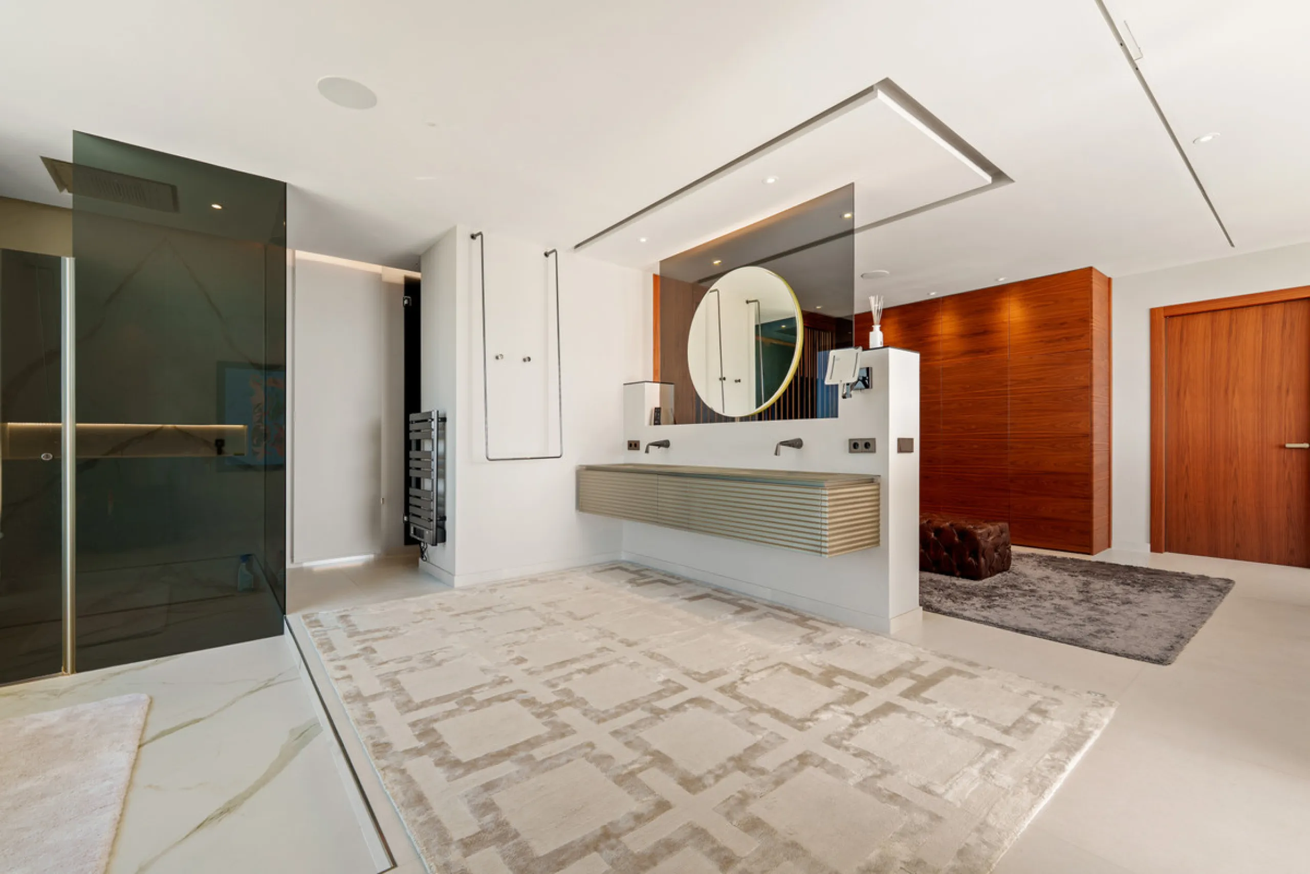 House - Detached Villa в продаже в Benahavís, Málaga. В доме 9 спален и 9 ванных комнат. Площадь дома 1177 м². Площадь участка 7881 м²