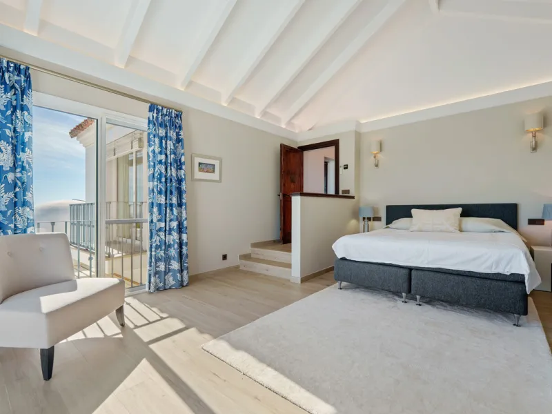 House - Detached Villa в продаже в Benahavís, Málaga. В доме 9 спален и 9 ванных комнат. Площадь дома 1177 м². Площадь участка 7881 м²