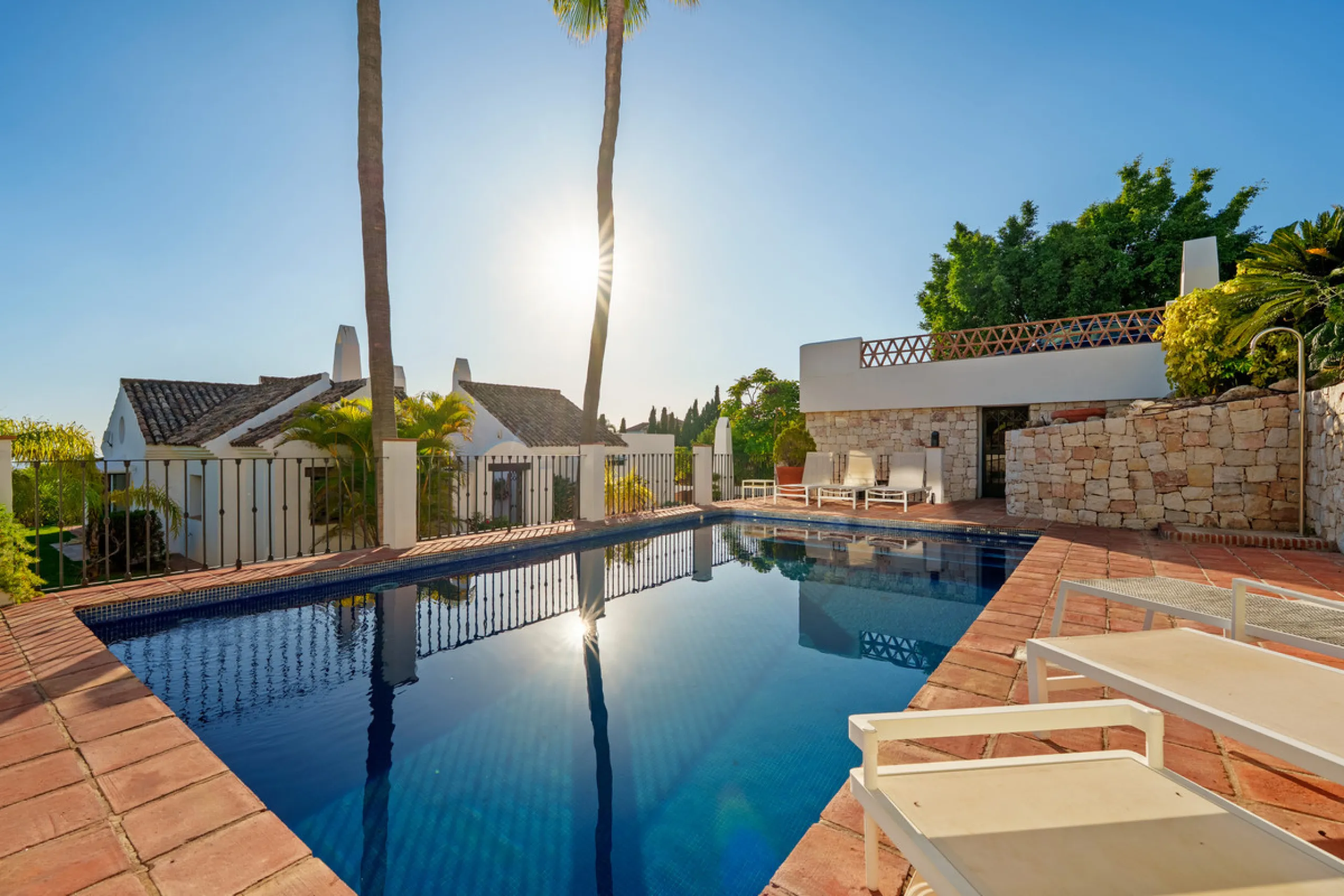 House - Detached Villa в продаже в Benahavís, Málaga. В доме 9 спален и 9 ванных комнат. Площадь дома 1177 м². Площадь участка 7881 м²
