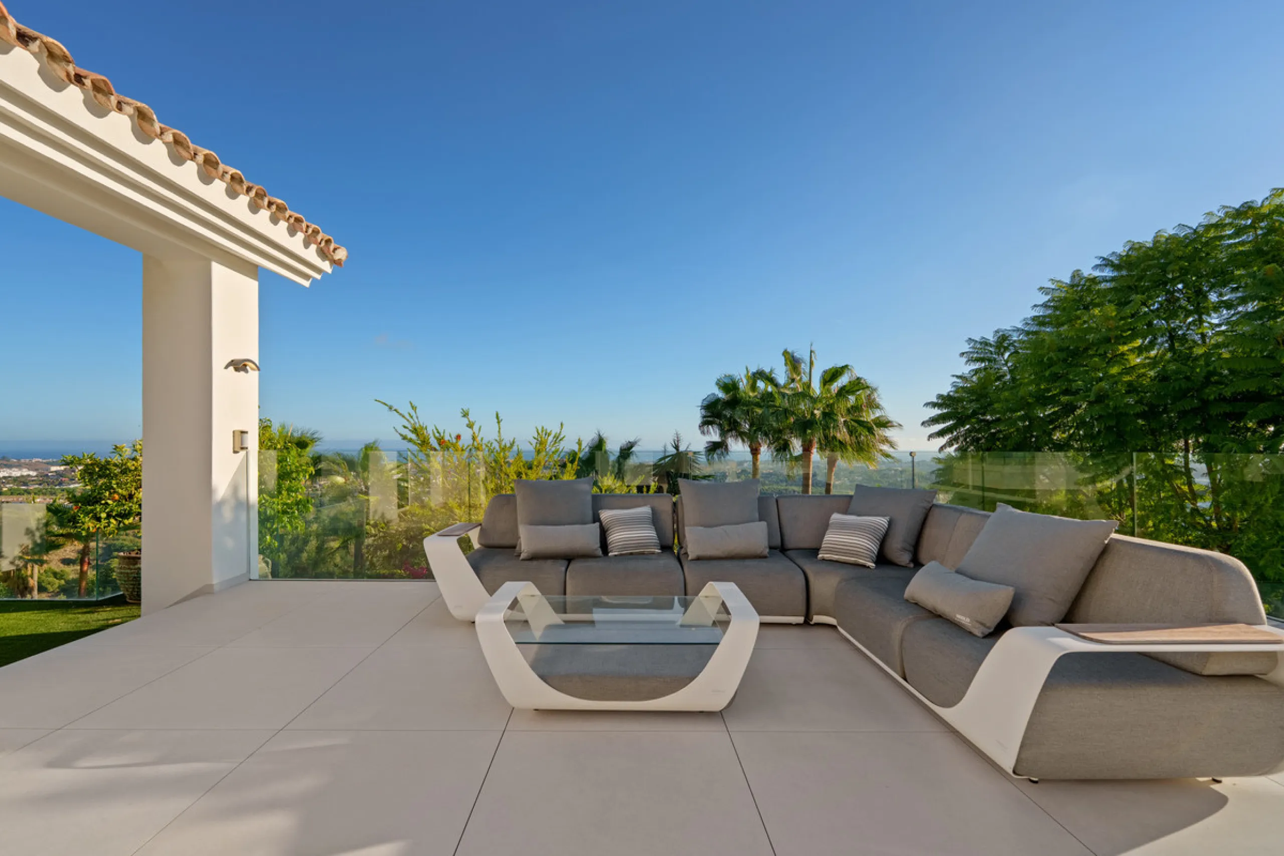 House - Detached Villa в продаже в Benahavís, Málaga. В доме 9 спален и 9 ванных комнат. Площадь дома 1177 м². Площадь участка 7881 м²