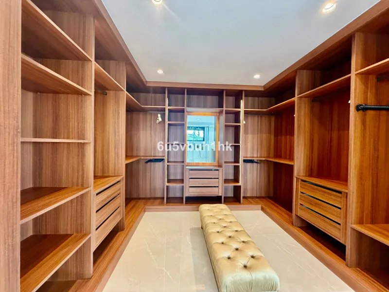 House - Detached Villa в продаже в Benalmadena, Málaga. В доме 4 спален и 5 ванных комнат. Площадь дома 550 м². Площадь участка 800 м²