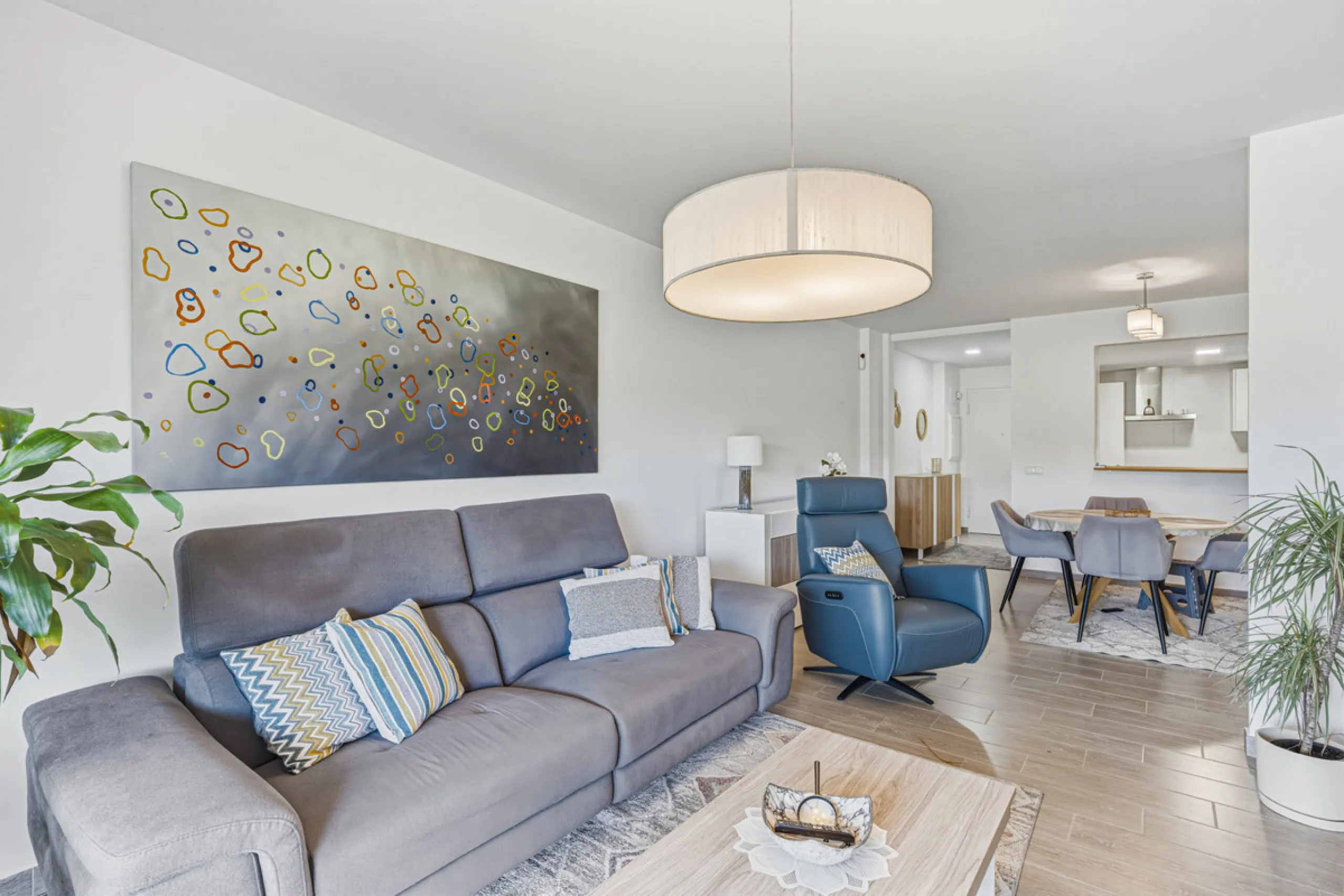 This bright and spacious two-bedroom ground floor apartment is ideally located within the sought-after gated community of El Lagar in La Cala de Mijas. Both bedrooms enjoy direct access to a generous terrace and private garden, offering plenty of natural 