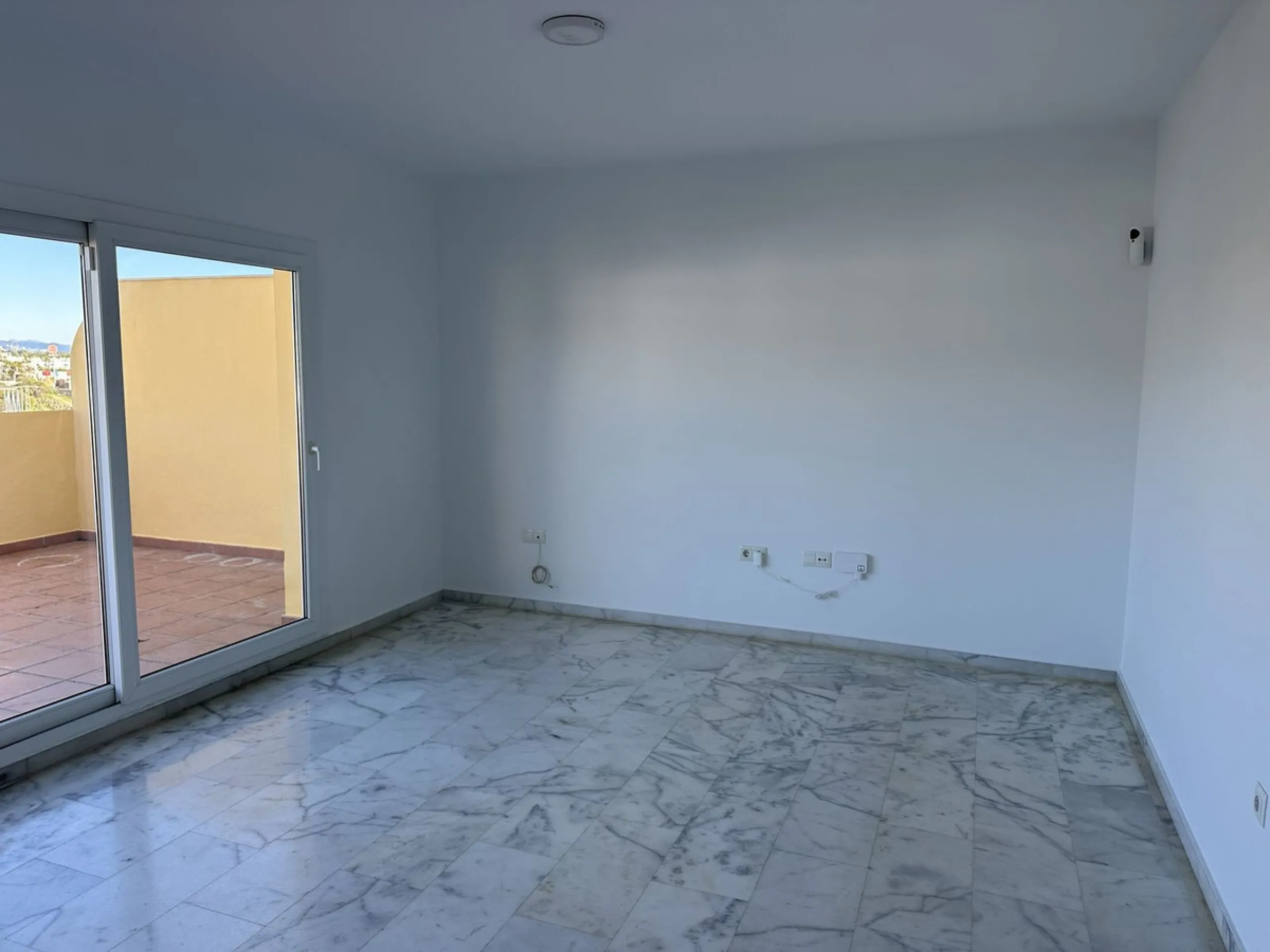 Penthouse with large terrace, open views and 2 parking spaces