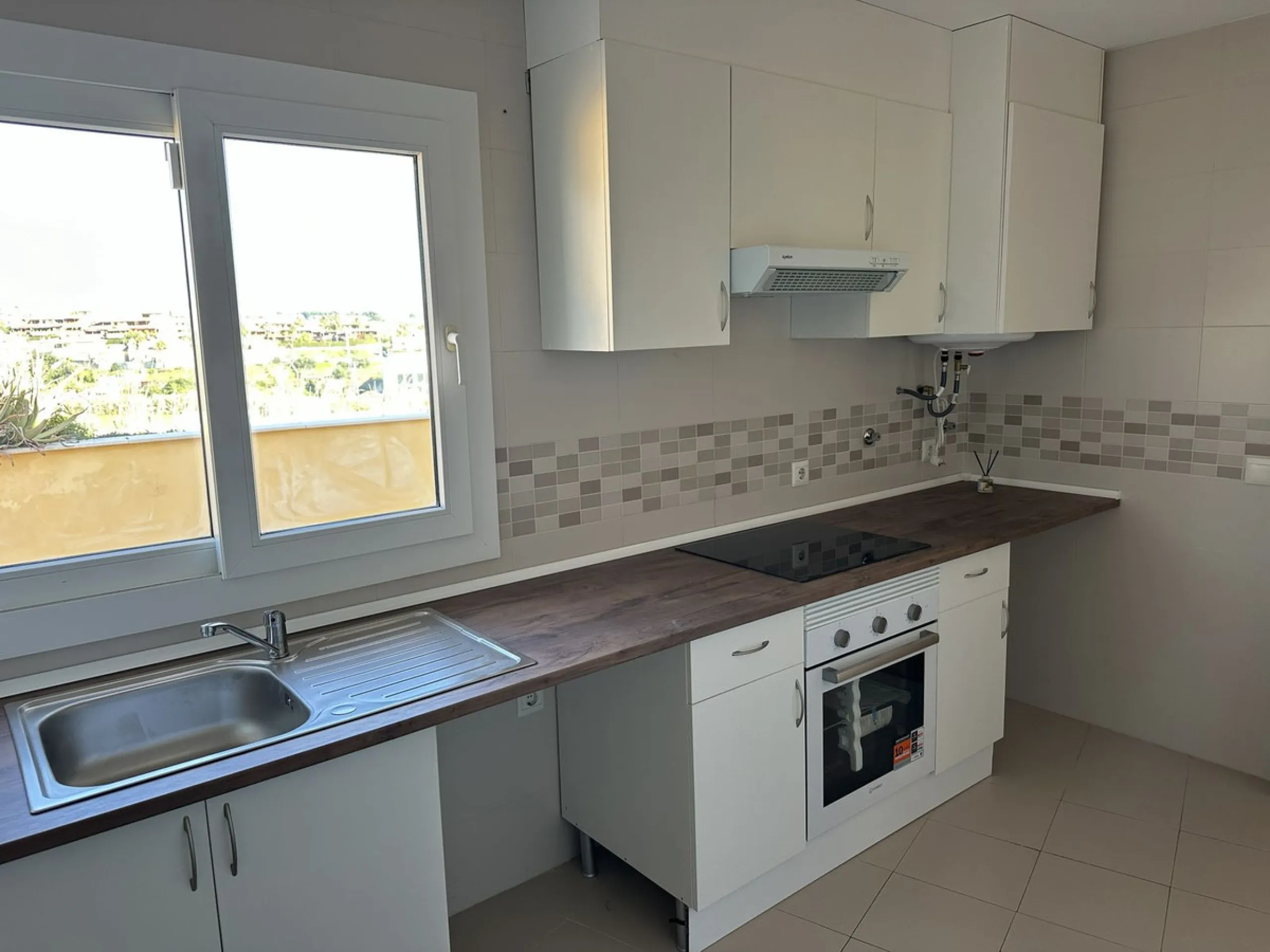 Penthouse with large terrace, open views and 2 parking spaces