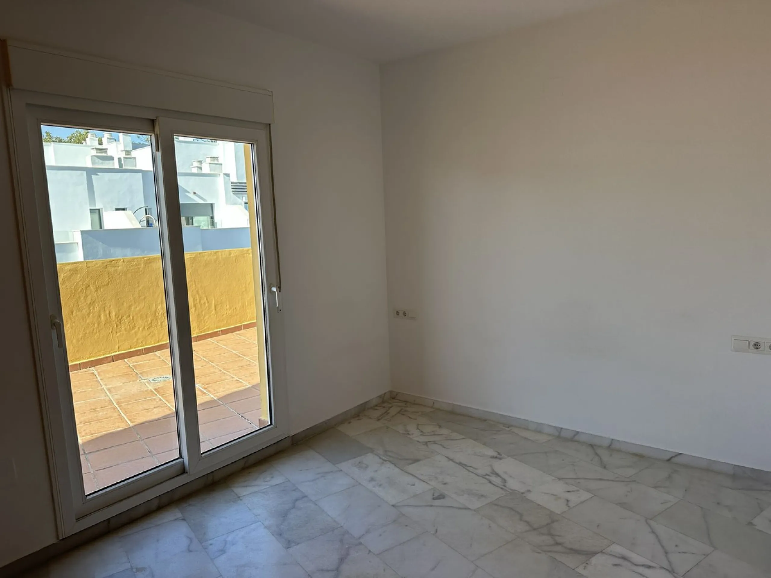 Penthouse with large terrace, open views and 2 parking spaces