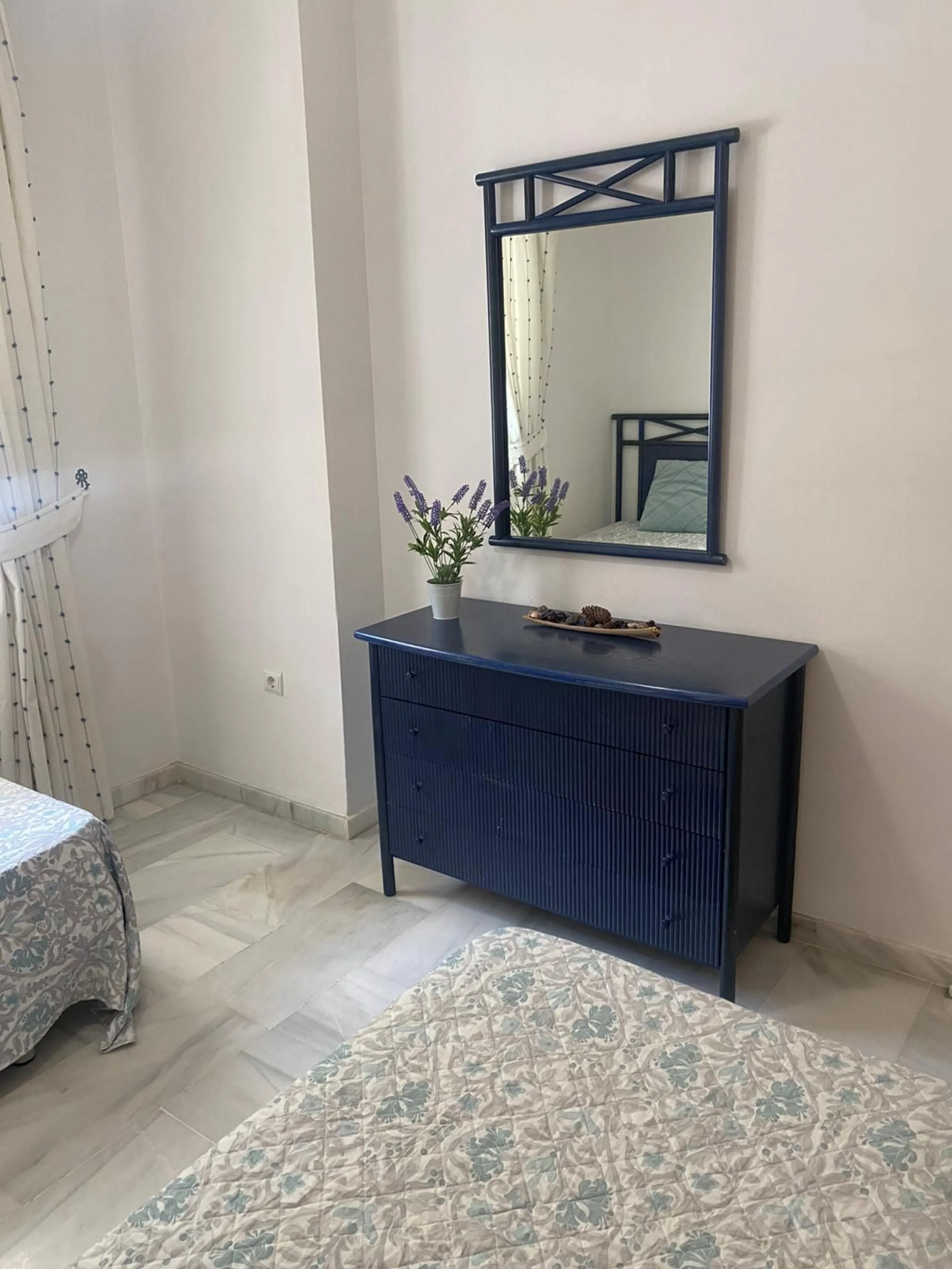 2-bedroom apartment with covered terrace and parking in Hacienda Miraflores, Riviera del Sol (Mijas)