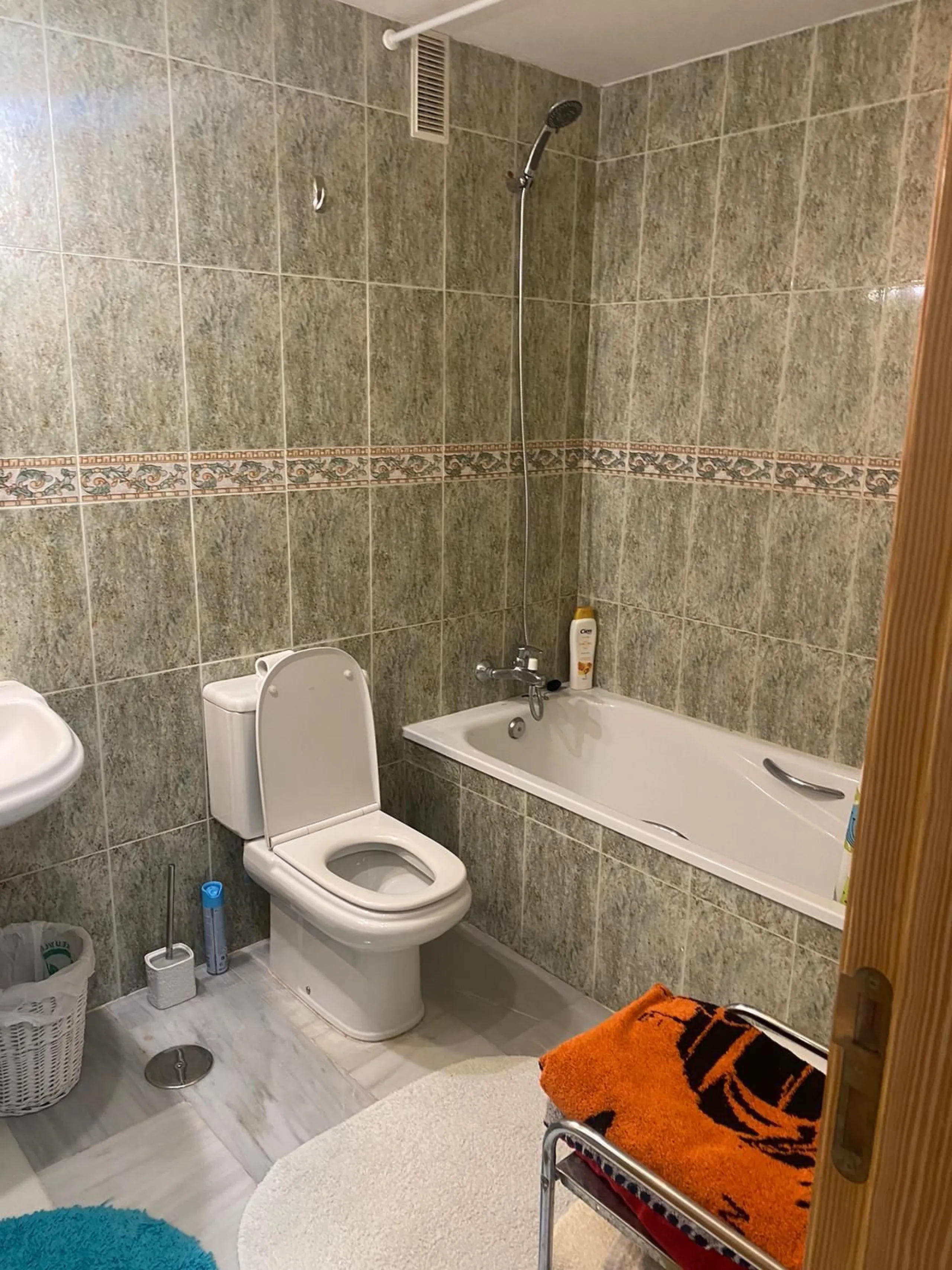 2-bedroom apartment with covered terrace and parking in Hacienda Miraflores, Riviera del Sol (Mijas)