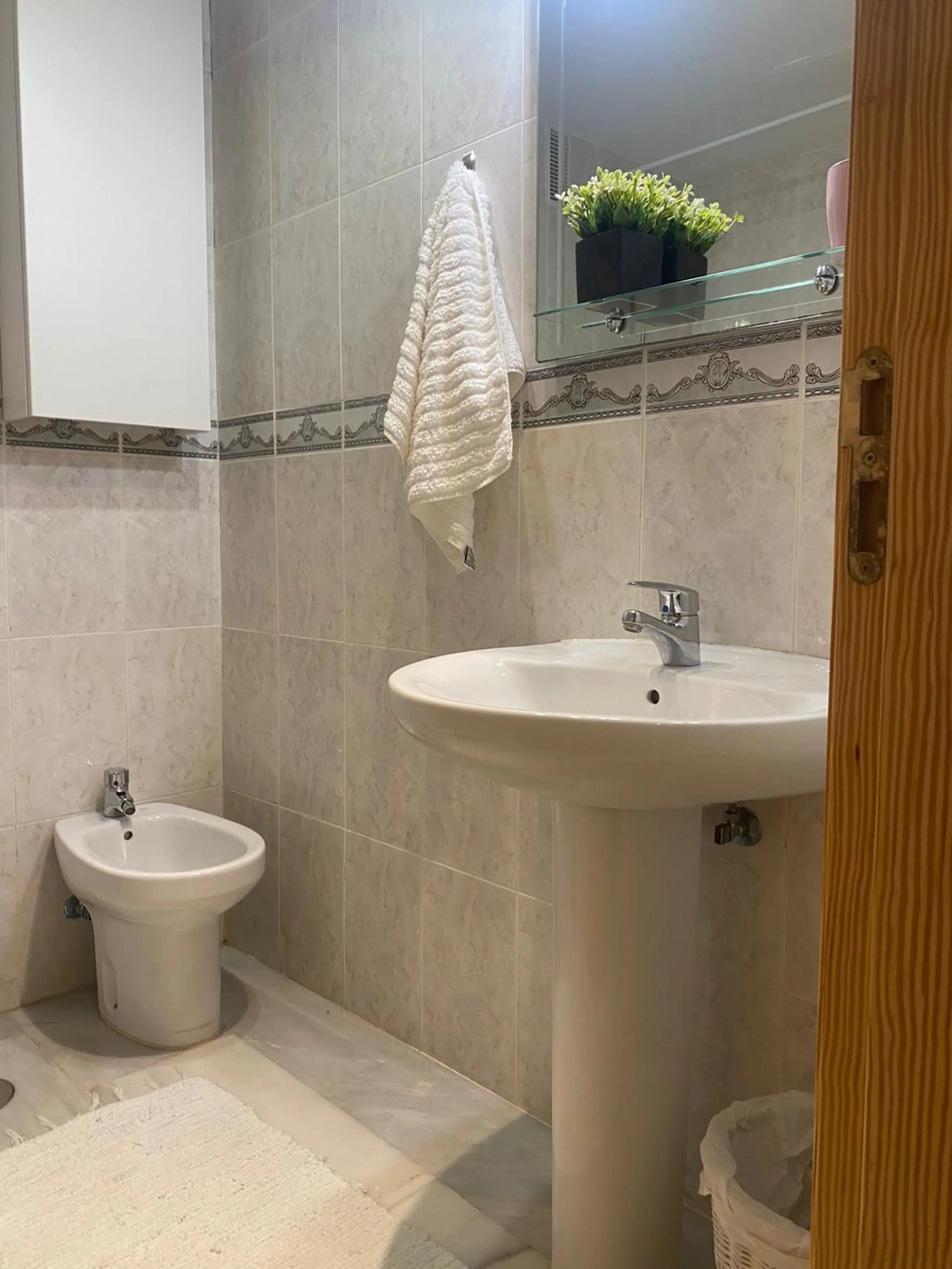 2-bedroom apartment with covered terrace and parking in Hacienda Miraflores, Riviera del Sol (Mijas)