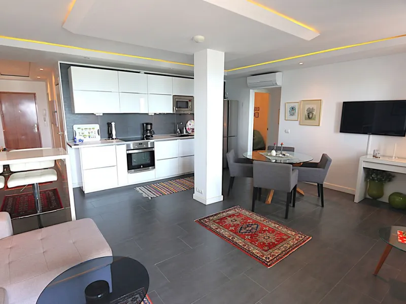 Apartment - Middle Floor Apartment в продаже в Fuengirola, Málaga. В доме 3 спален и 2 ванных комнат. Площадь дома 90 м²