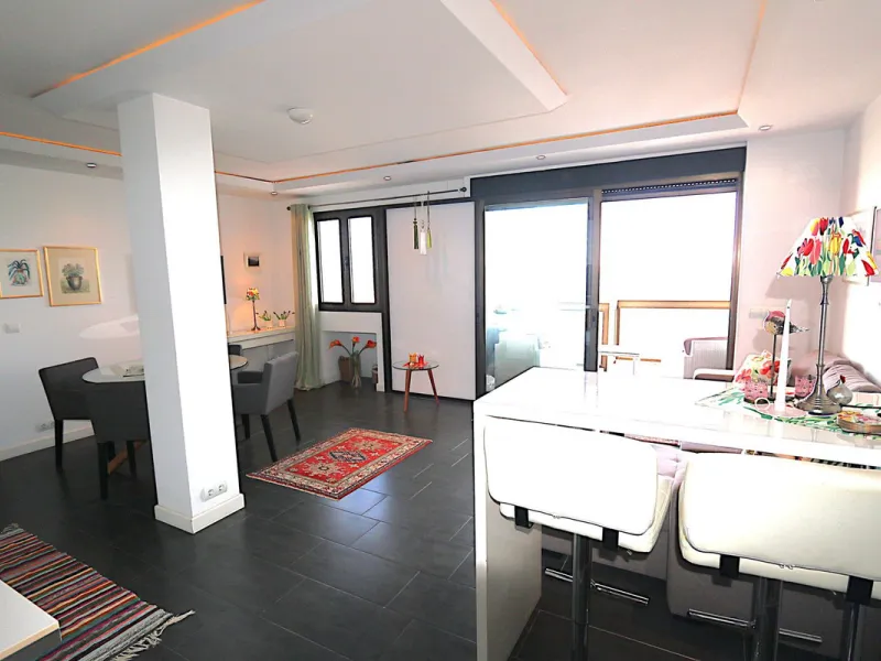 Apartment - Middle Floor Apartment в продаже в Fuengirola, Málaga. В доме 3 спален и 2 ванных комнат. Площадь дома 90 м²