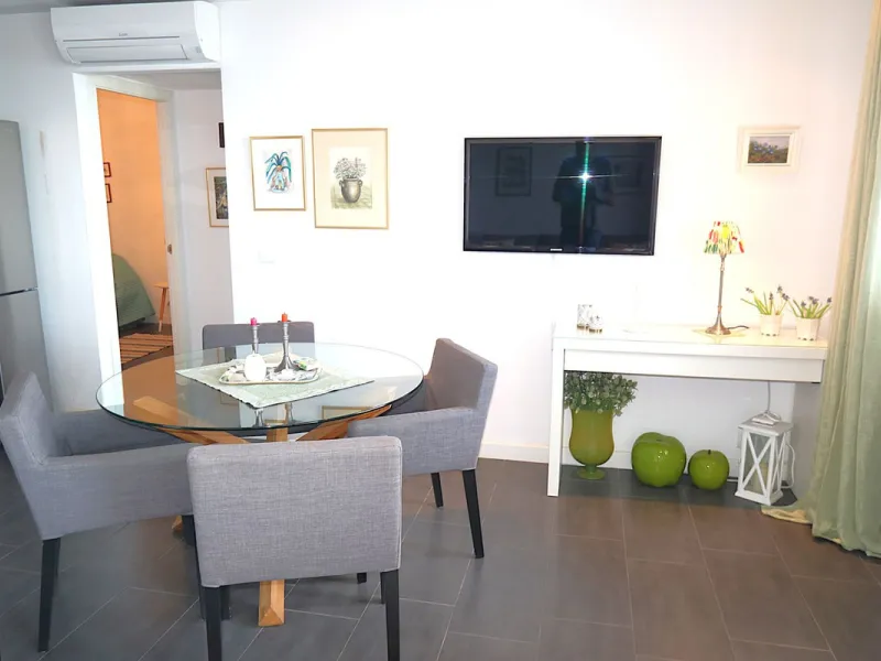 Apartment - Middle Floor Apartment в продаже в Fuengirola, Málaga. В доме 3 спален и 2 ванных комнат. Площадь дома 90 м²