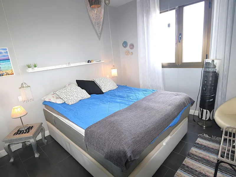 Apartment - Middle Floor Apartment в продаже в Fuengirola, Málaga. В доме 3 спален и 2 ванных комнат. Площадь дома 90 м²