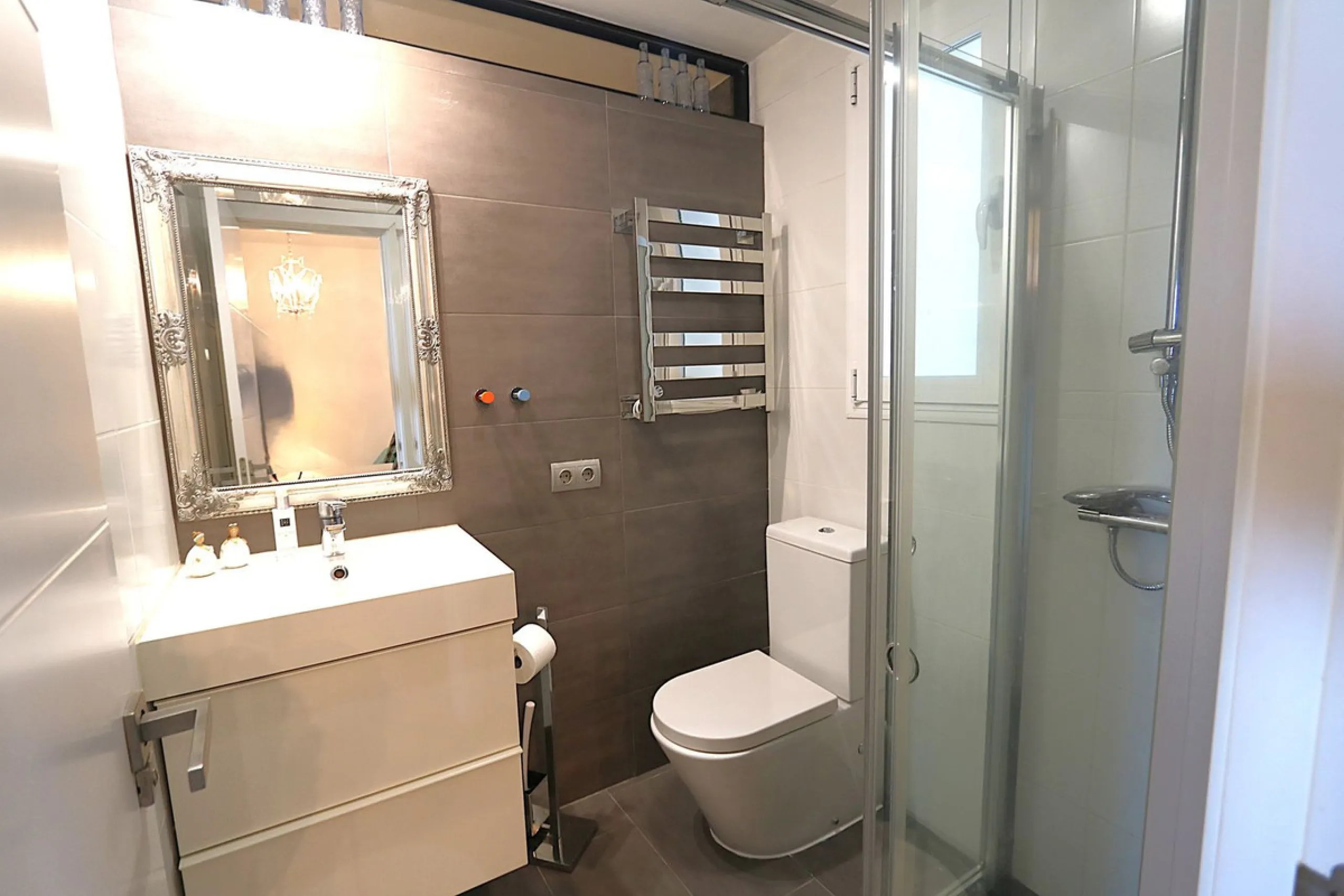 Apartment - Middle Floor Apartment в продаже в Fuengirola, Málaga. В доме 3 спален и 2 ванных комнат. Площадь дома 90 м²