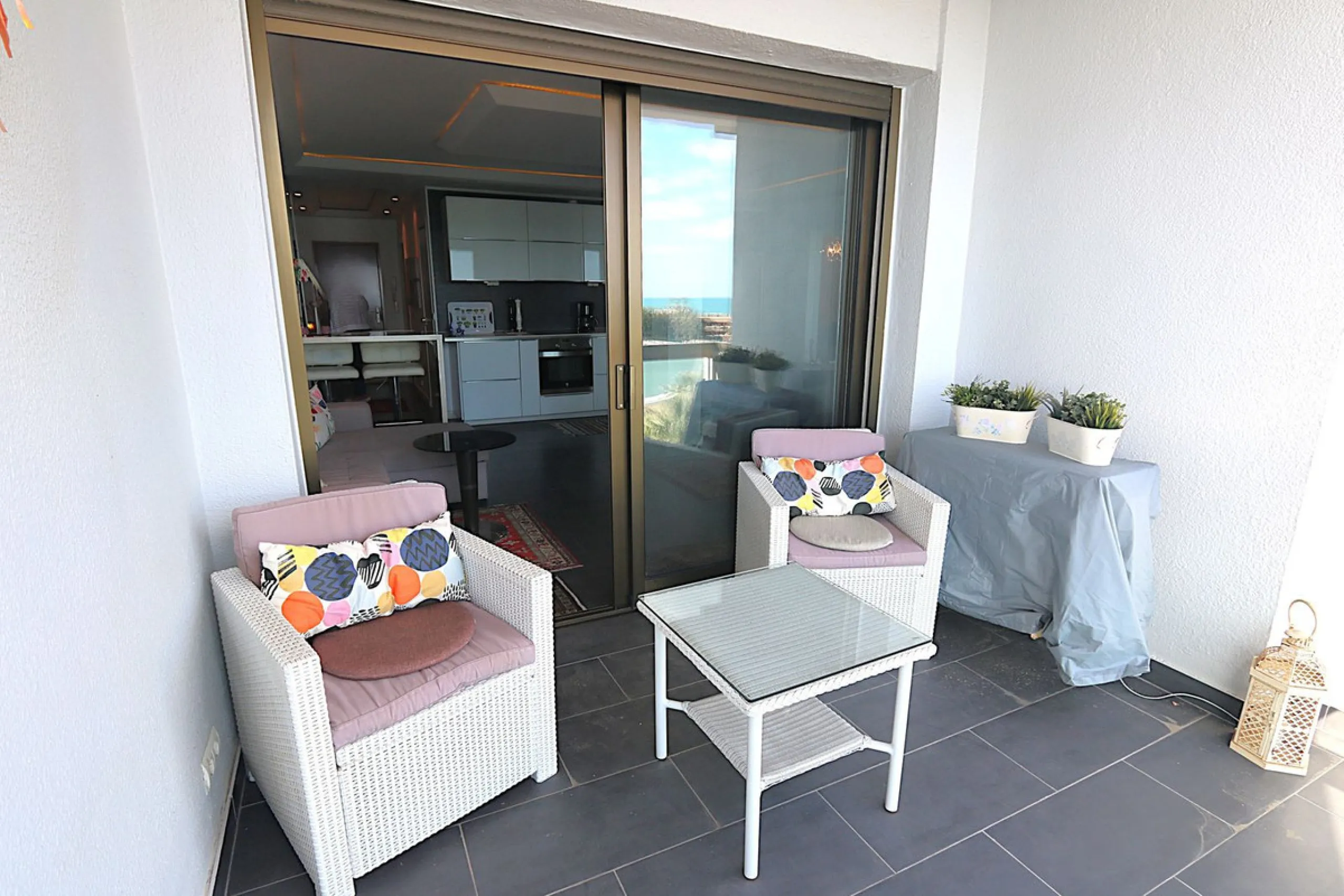 Apartment - Middle Floor Apartment в продаже в Fuengirola, Málaga. В доме 3 спален и 2 ванных комнат. Площадь дома 90 м²