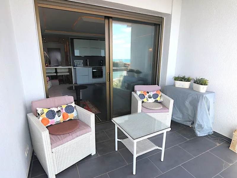 Apartment - Middle Floor Apartment в продаже в Fuengirola, Málaga. В доме 3 спален и 2 ванных комнат. Площадь дома 90 м²