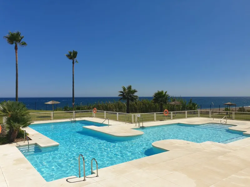 Located within the exclusive beachfront community of Casares del Mar, this south-facing house represents a rare opportunity as the only house currently available for sale within the urbanisation, offering uninterrupted sea views in a gated and beautifully