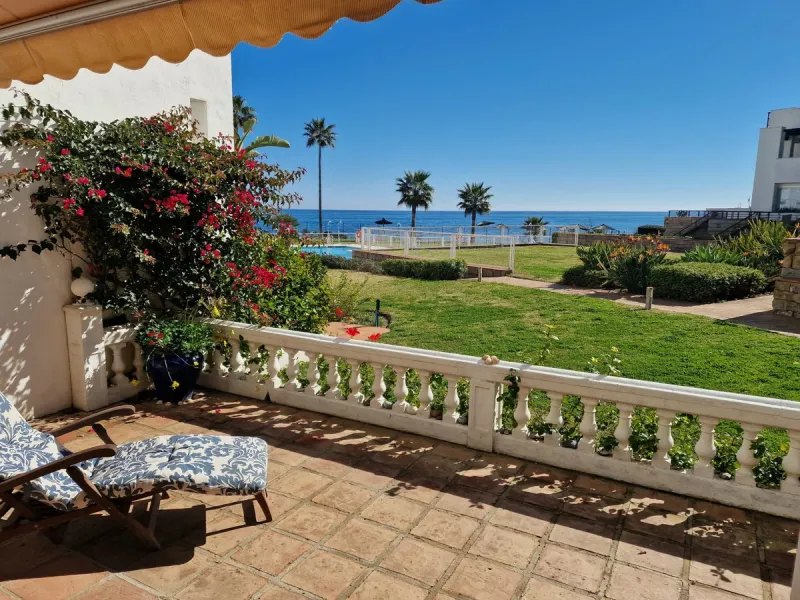 House - Semi-Detached House в продаже в Casares, Málaga. В доме 2 спален и 3 ванных комнат. Площадь дома 155 м²
