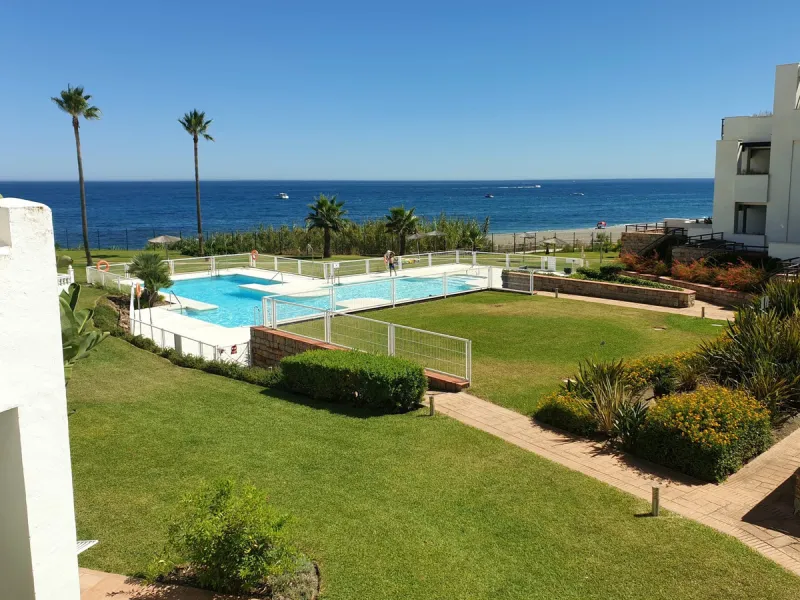 House - Semi-Detached House в продаже в Casares, Málaga. В доме 2 спален и 3 ванных комнат. Площадь дома 155 м²