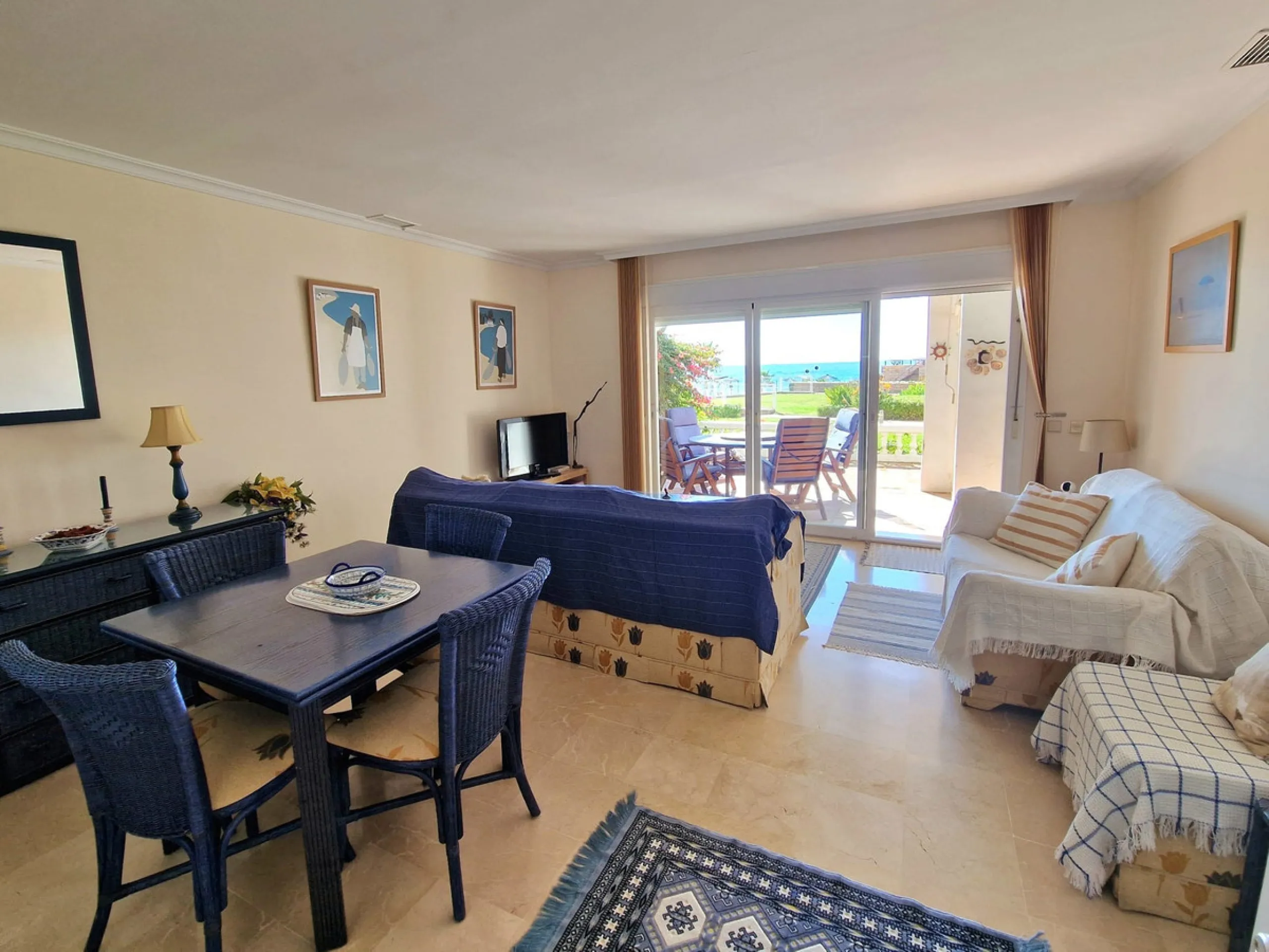 House - Semi-Detached House в продаже в Casares, Málaga. В доме 2 спален и 3 ванных комнат. Площадь дома 155 м²